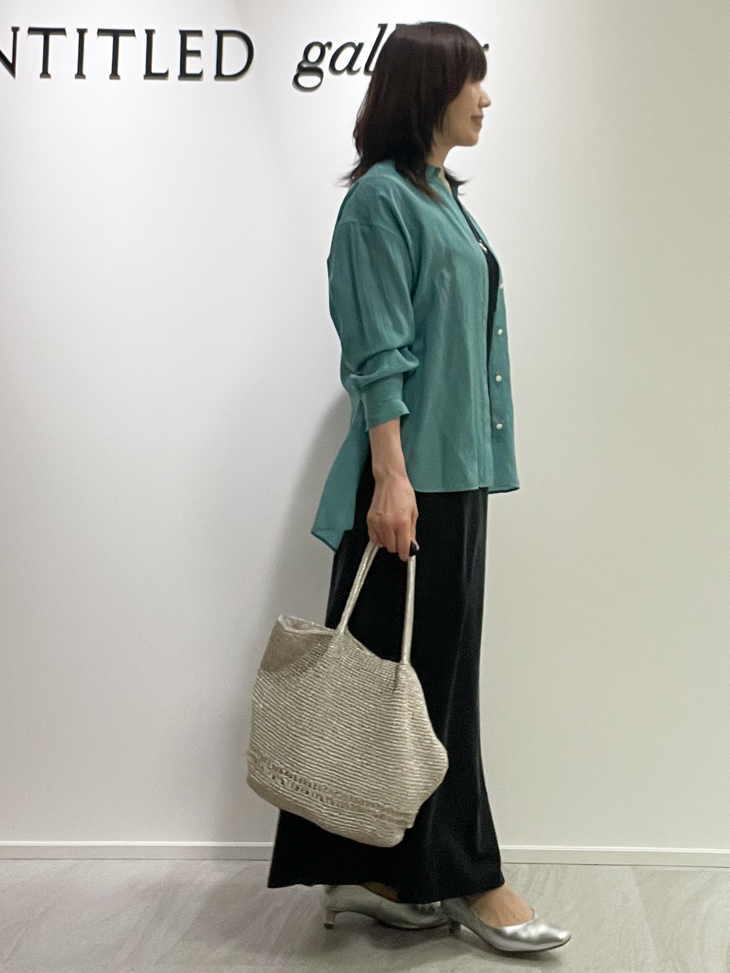 めいさんの「UNTITLED｜【秋羽織り/肌に張り付きにくい】シルキータッチシアーシャツ」を使ったコーディネート