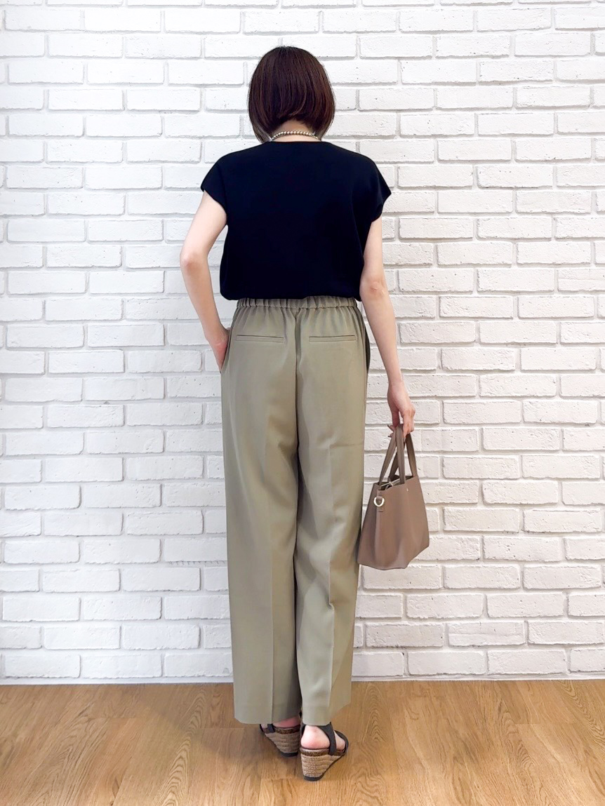 𝐜𝐡𝐢𝐤𝐚さんの「SHOO･LA･RUE｜【洗濯機可/S-LL】インせず着られる 大人シンプルニット」を使ったコーディネート