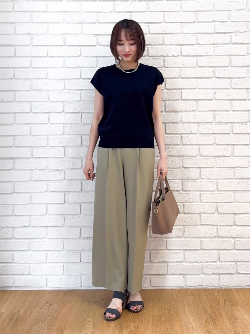 𝐜𝐡𝐢𝐤𝐚さんの「SHOO･LA･RUE｜【洗濯機可/S-LL】インせず着られる 大人シンプルニット」を使ったコーディネート