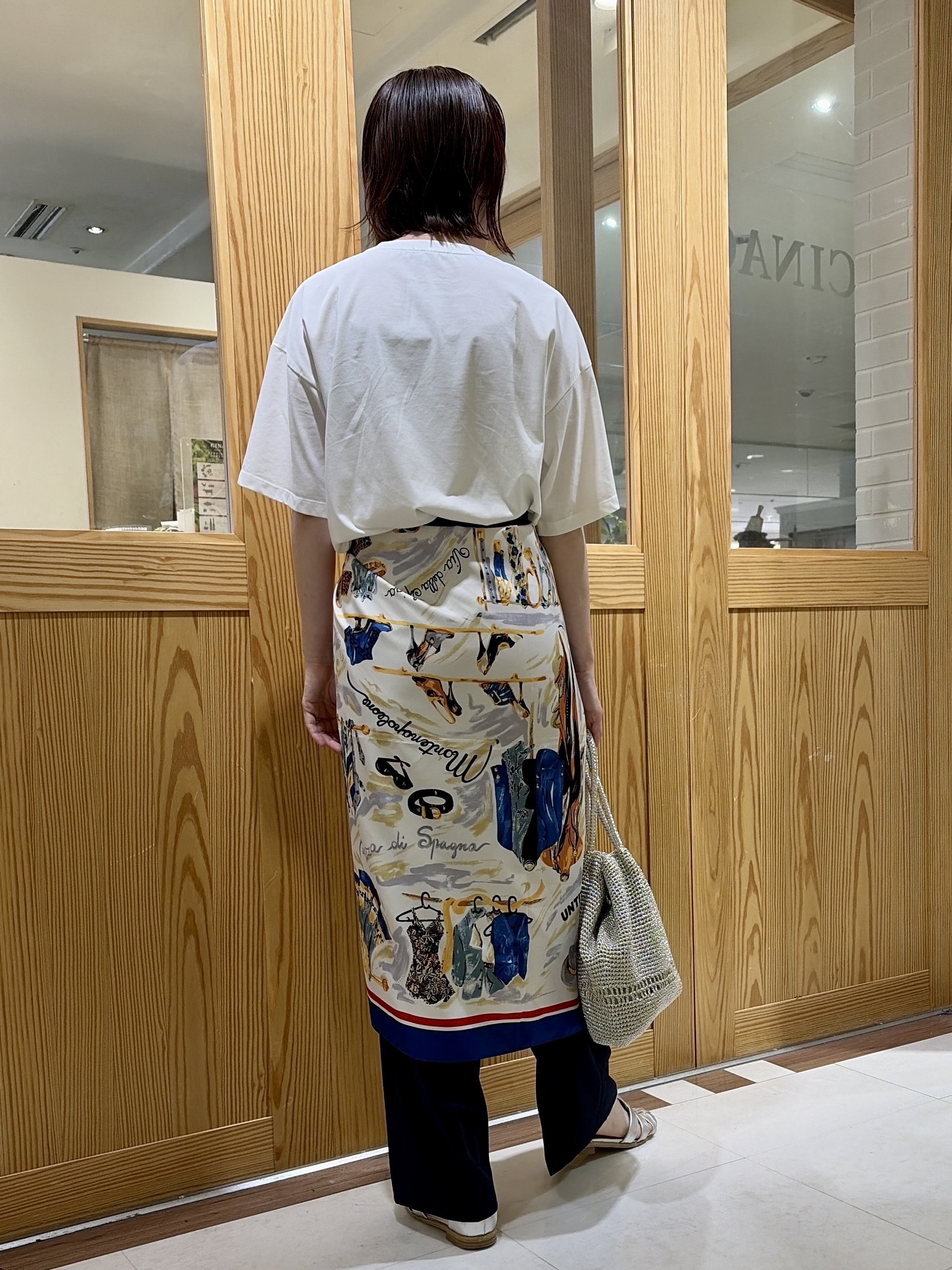 ゆうさんの「UNTITLED｜【丈感すっきり】ベロアプリントロゴT」を使ったコーディネート