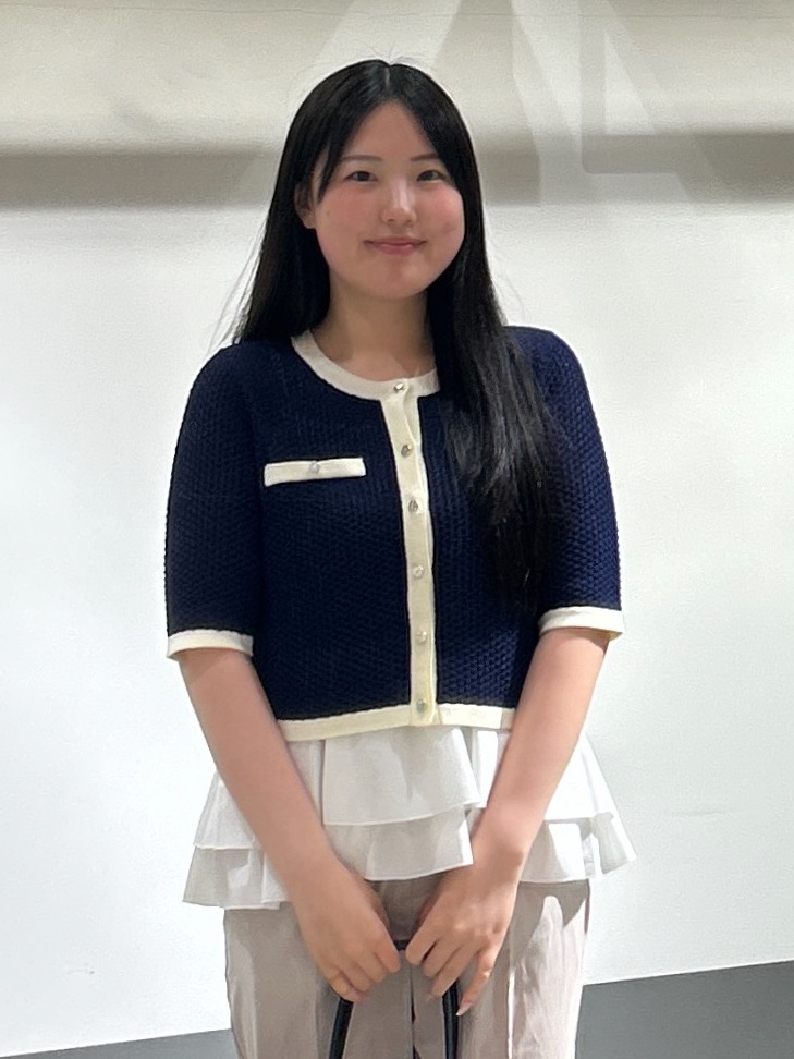 sayaさんの「OPAQUE.CLIP｜【抗ピリング】柄編みニットカーディガン&times;ペプラムキャミセット《洗濯機OK》」を使ったコーディネート