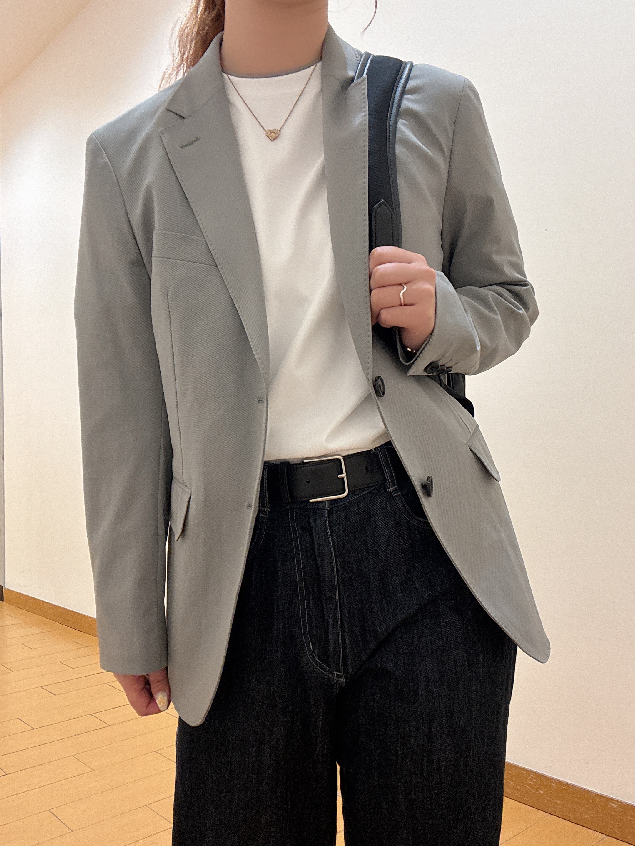 ヒナさんの「TAKEO KIKUCHI｜【汗染み軽減/接触冷感】フェイクレイヤード ワンポイント刺繍Ｔシャツ」を使ったコーディネート