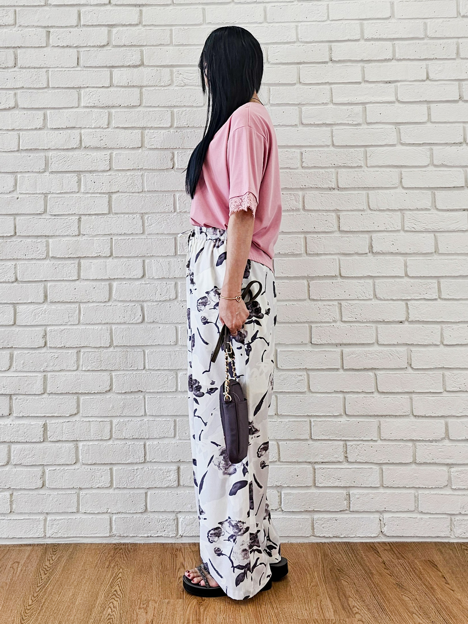 ゆゆさんの「SHOO･LA･RUE｜【UV/S-LL/洗濯機可】柄アソート お袖レースが旬顔 上品に決まる大人Tシャツ」を使ったコーディネート