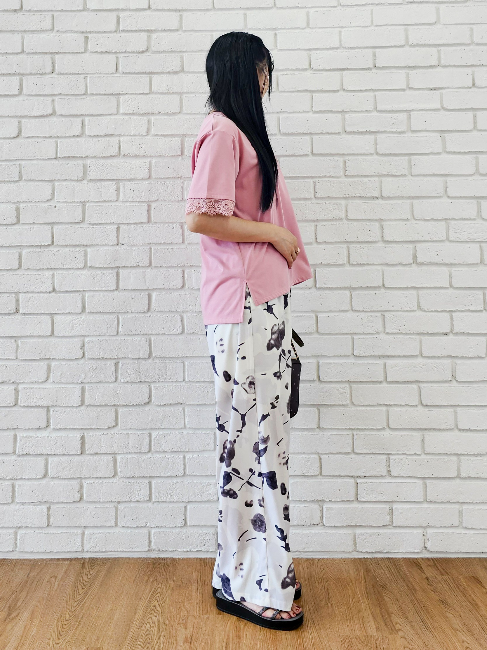 ゆゆさんの「SHOO･LA･RUE｜【UV/S-LL/洗濯機可】柄アソート お袖レースが旬顔 上品に決まる大人Tシャツ」を使ったコーディネート