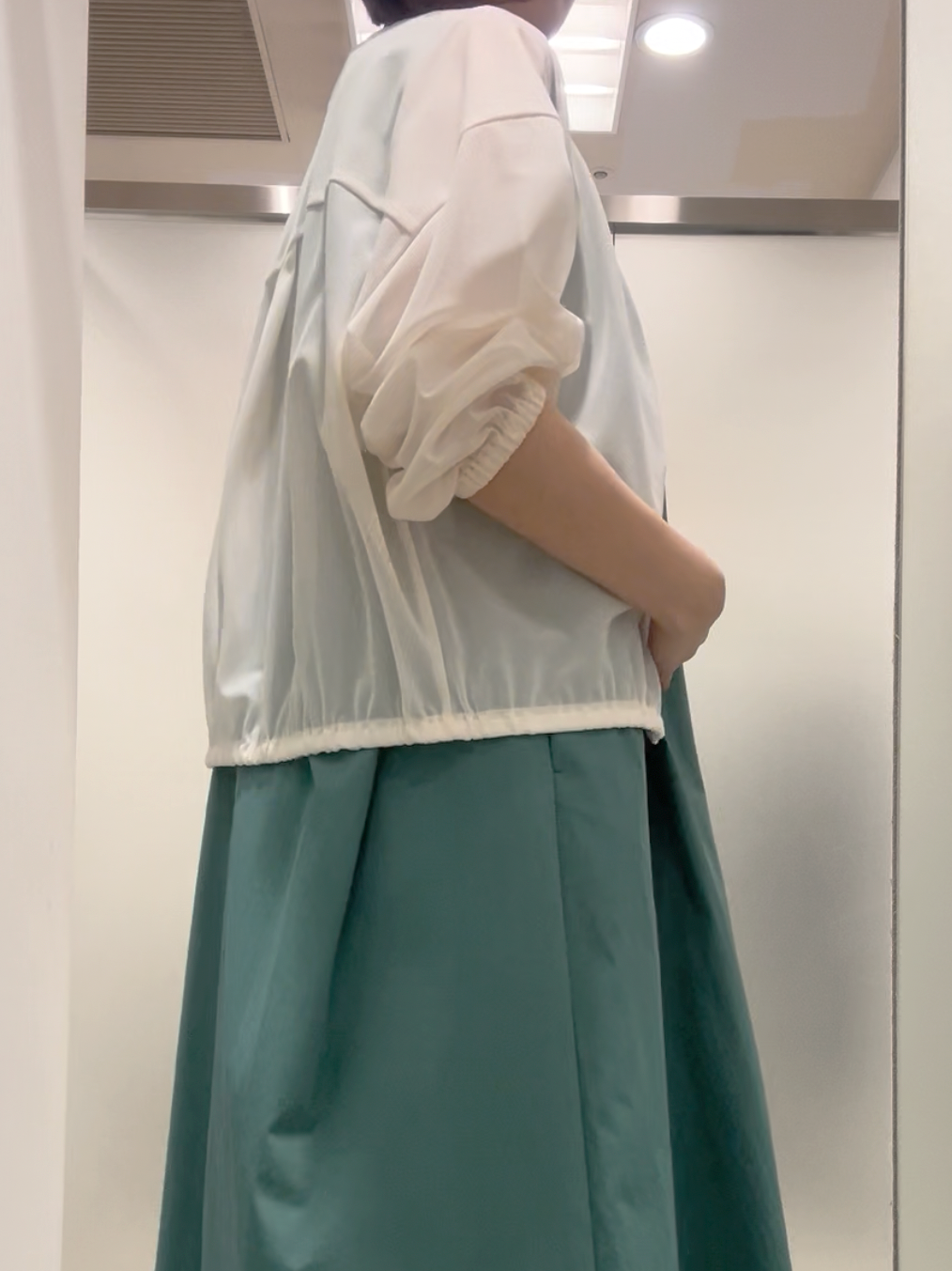 まどかさんの「UNTITLED｜【秋羽織り/ジップ】トリコットシアーブラウス」を使ったコーディネート