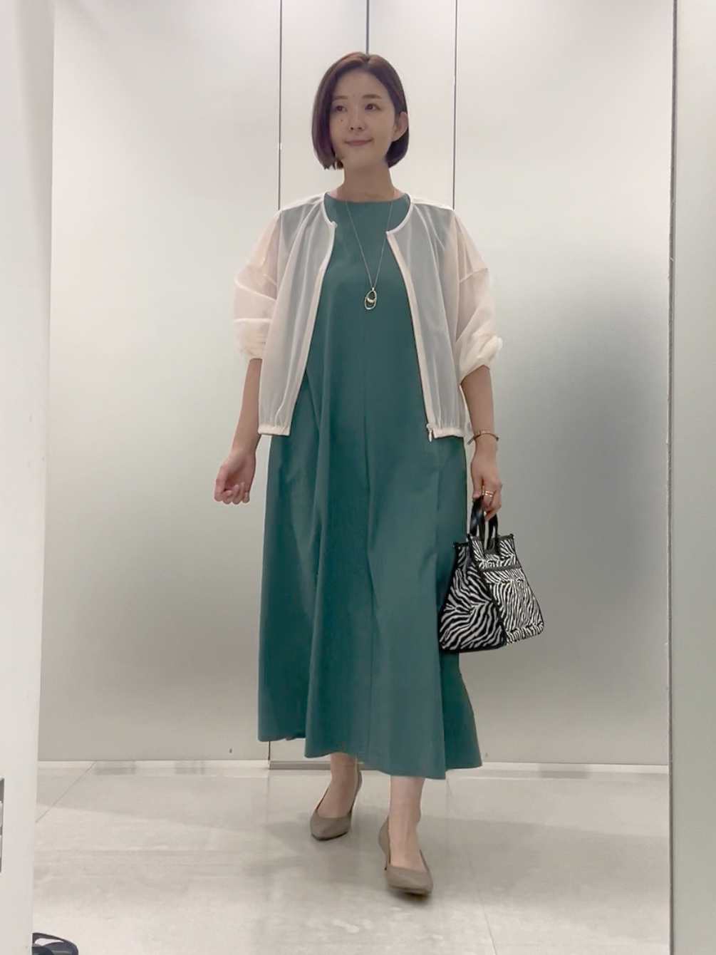 まどかさんの「UNTITLED｜【秋羽織り/ジップ】トリコットシアーブラウス」を使ったコーディネート