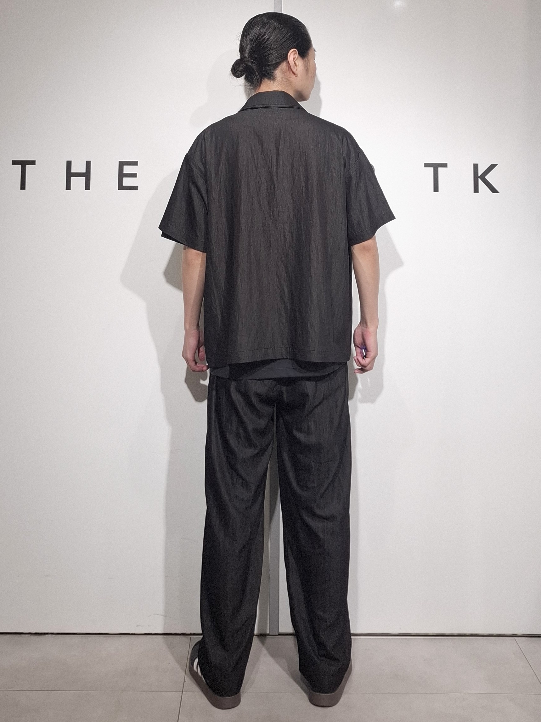 葵さんの「THE SHOP TK｜【セットアップ可／洗濯機OK】アソート ジップ半袖シャツ」を使ったコーディネート