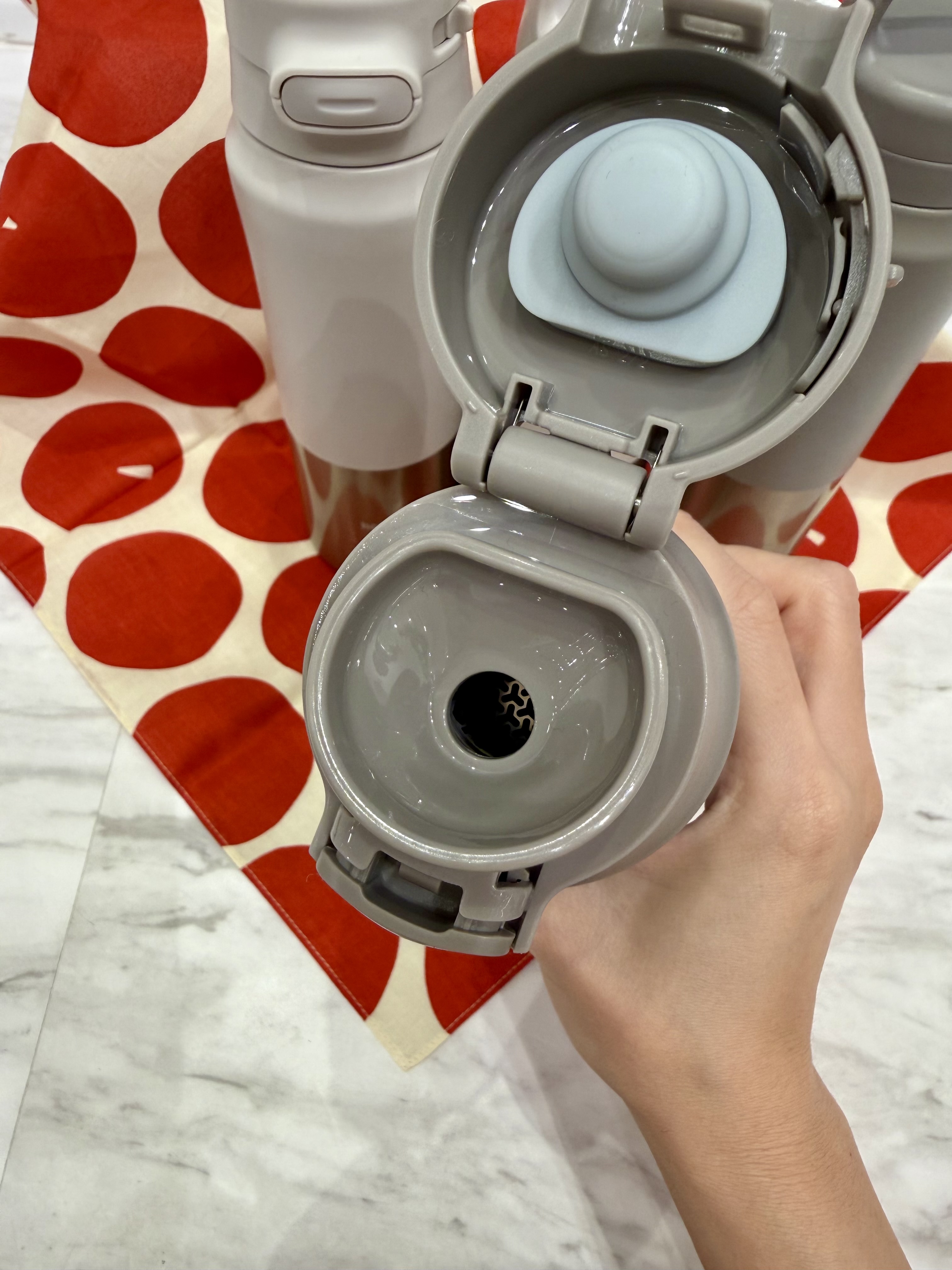 きのこさんの「212 KITCHEN STORE｜holms ホルムス ハンドル付きボトル 450 GY」を使ったコーディネート