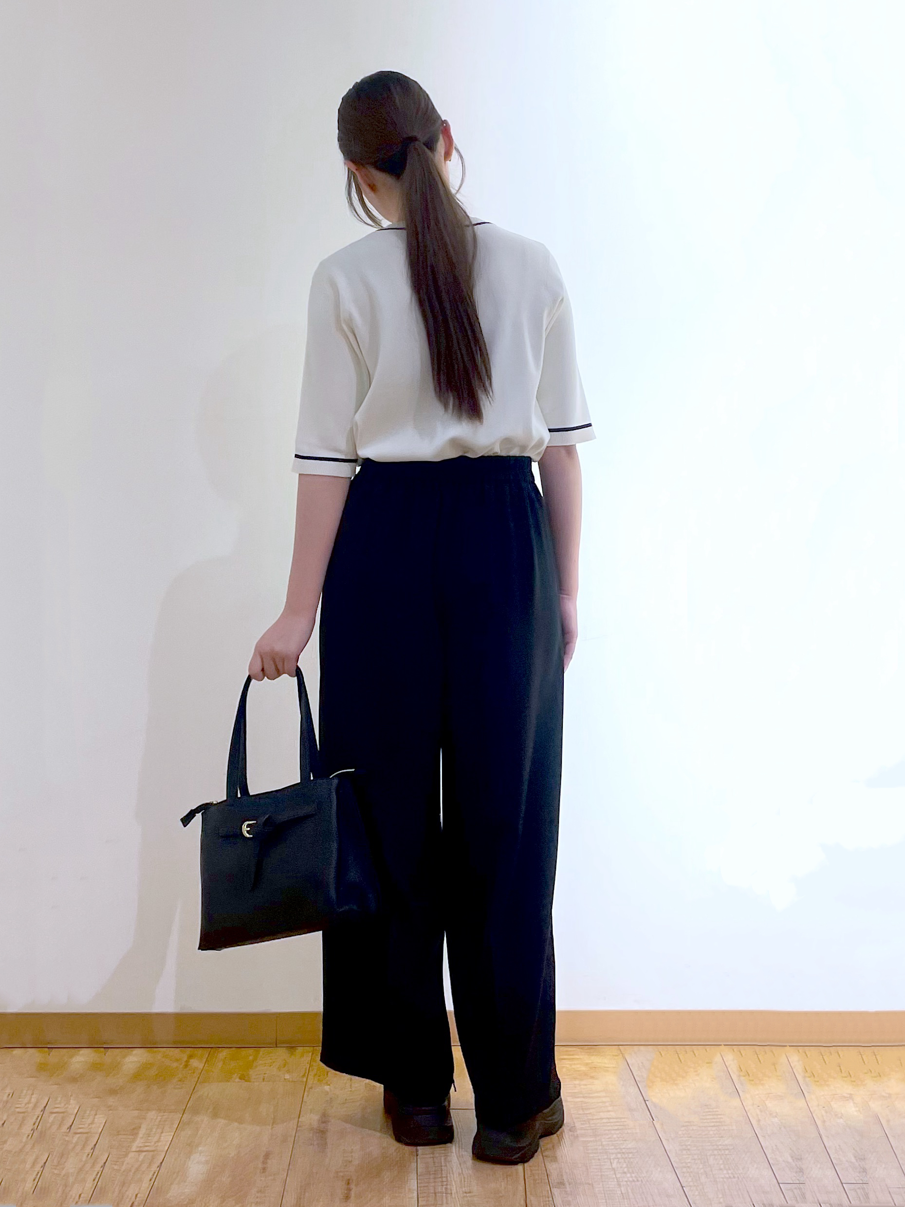 西原紗良さんの「SHOO･LA･RUE｜【UV/S-LL/洗濯機可】毛玉になりにくい 配色5分袖カーディガン」を使ったコーディネート
