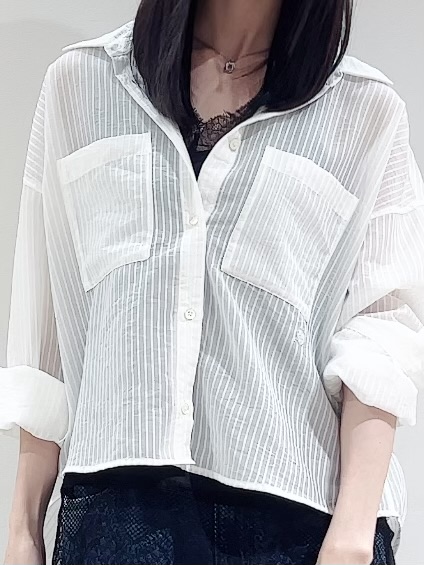 ミナミさんの「DRESSTERIOR｜◆シアーストライプクロップドシャツ」を使ったコーディネート