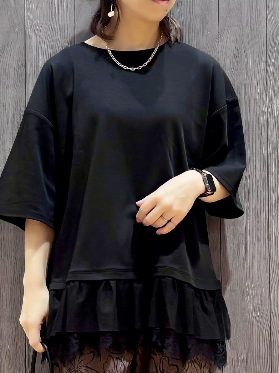 meiさんの「SHOO･LA･RUE｜【UV/抗菌防臭/S-LL】1枚でサマ見え 裾レースTシャツ」を使ったコーディネート