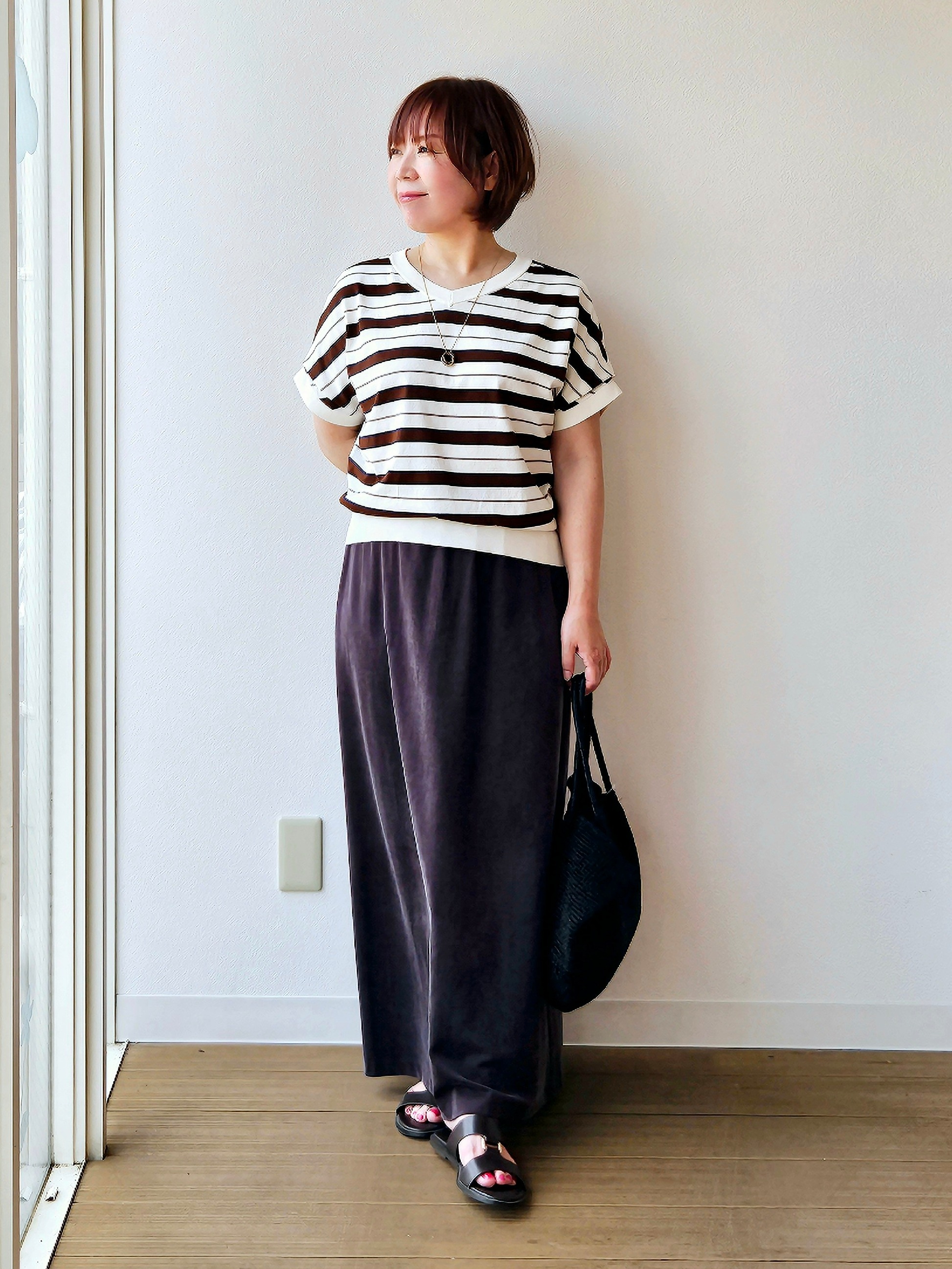 やじまさんの「UNTITLED｜【肌に張りつきにくい/前後2WAY】ドライタッチコットンプルオーバー」を使ったコーディネート