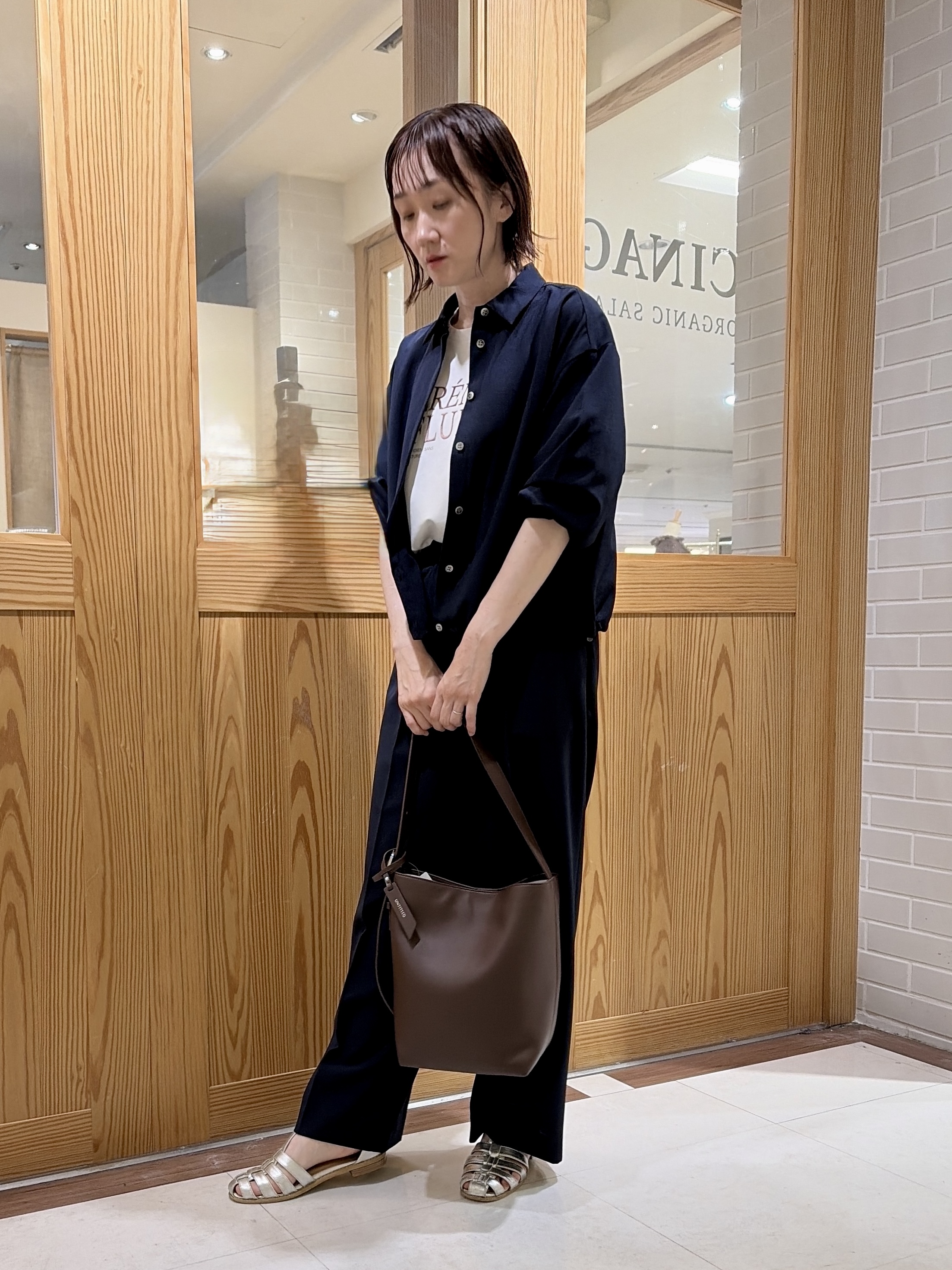ゆうさんの「UNTITLED｜【秋羽織り/セットアップ可/UVカット】エアリークールドロストシャツ」を使ったコーディネート