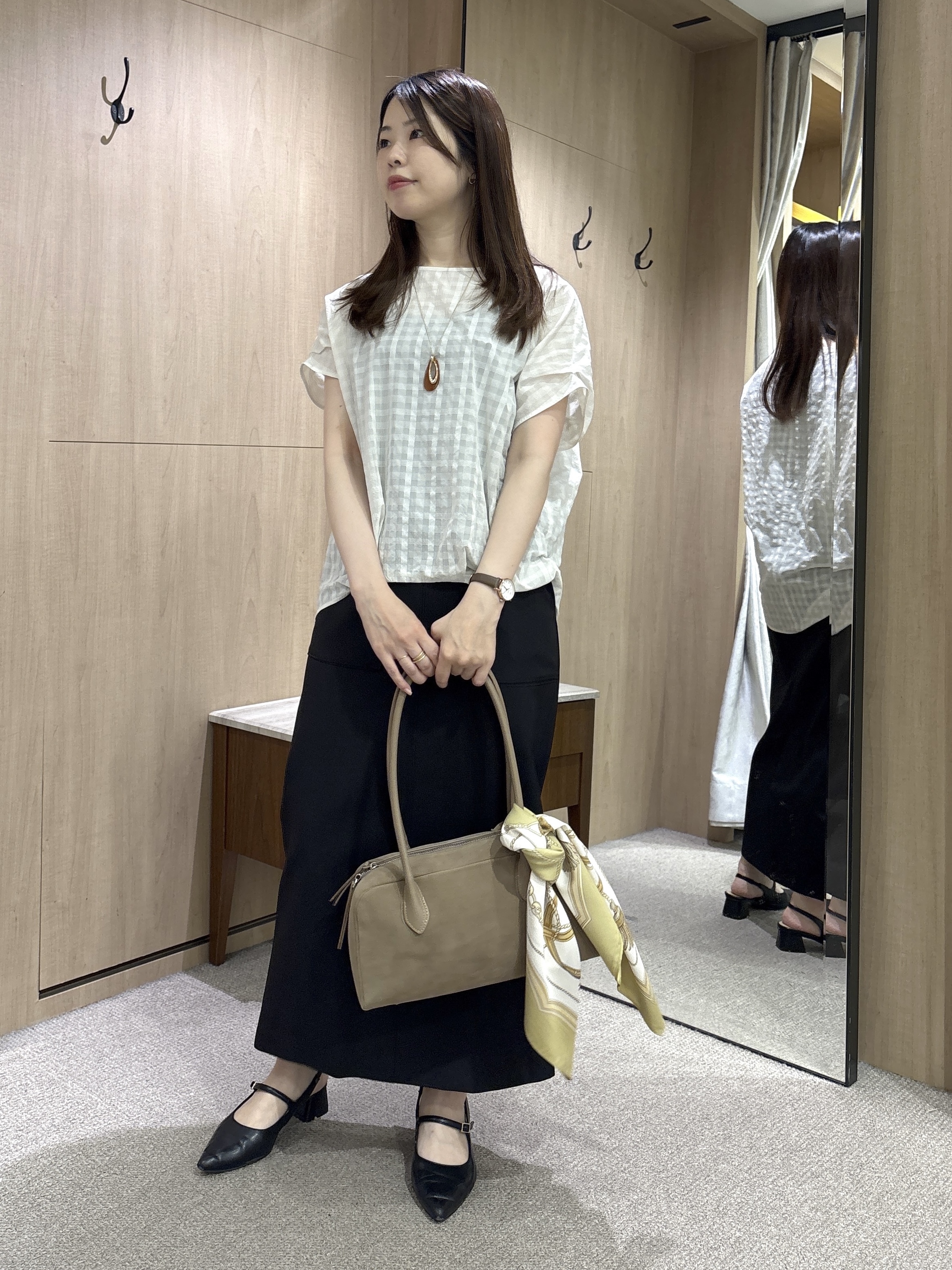 asamiさんの「UNTITLED｜【秋めきシャツ/体型カバー】シアーチェックブラウス」を使ったコーディネート