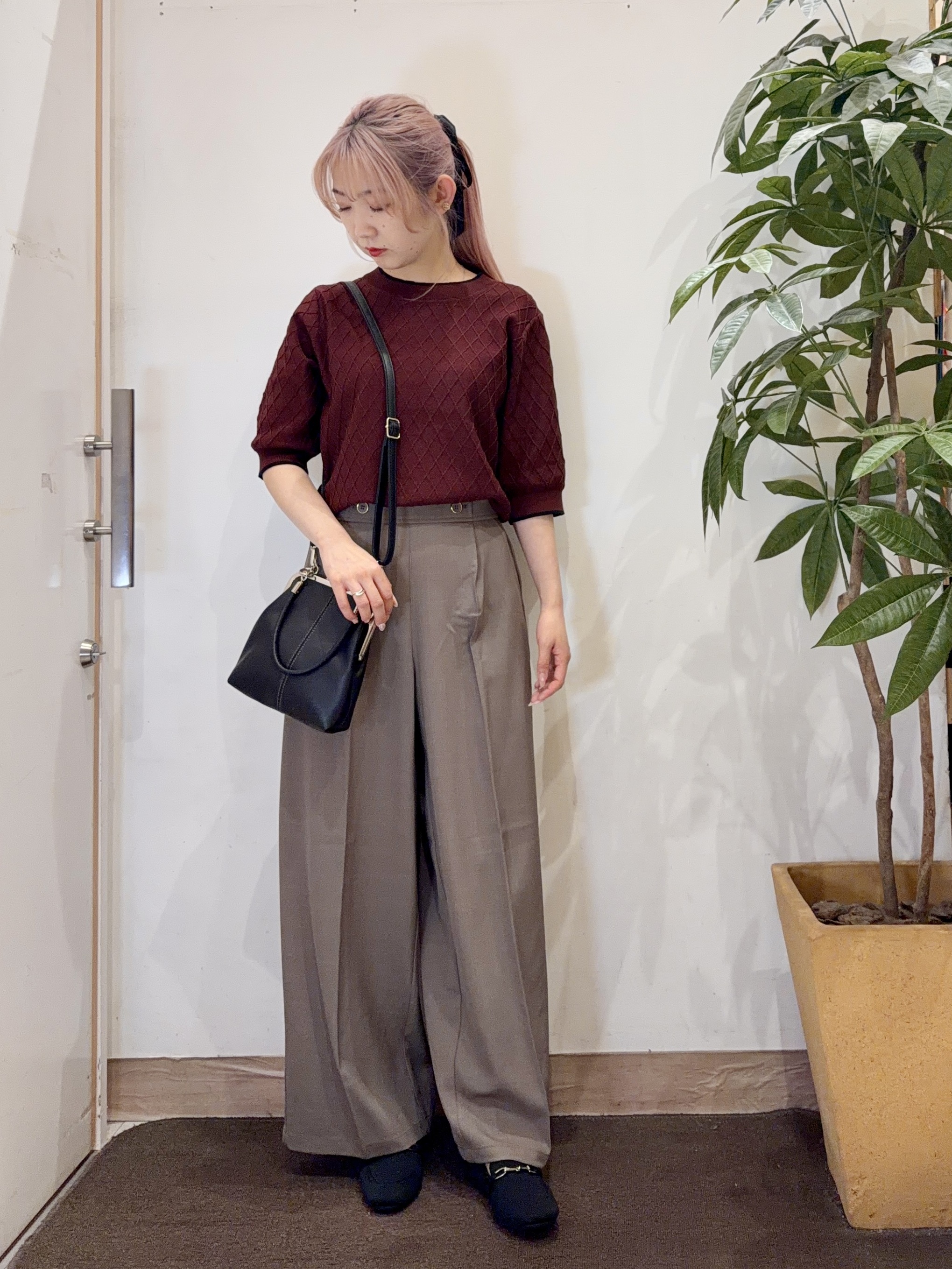 AYUMIさんの「SHOO･LA･RUE｜【毛玉になりにくい/S-LL/洗濯機可】ダイヤ柄が上品 二の腕隠せる5分袖ニット」を使ったコーディネート