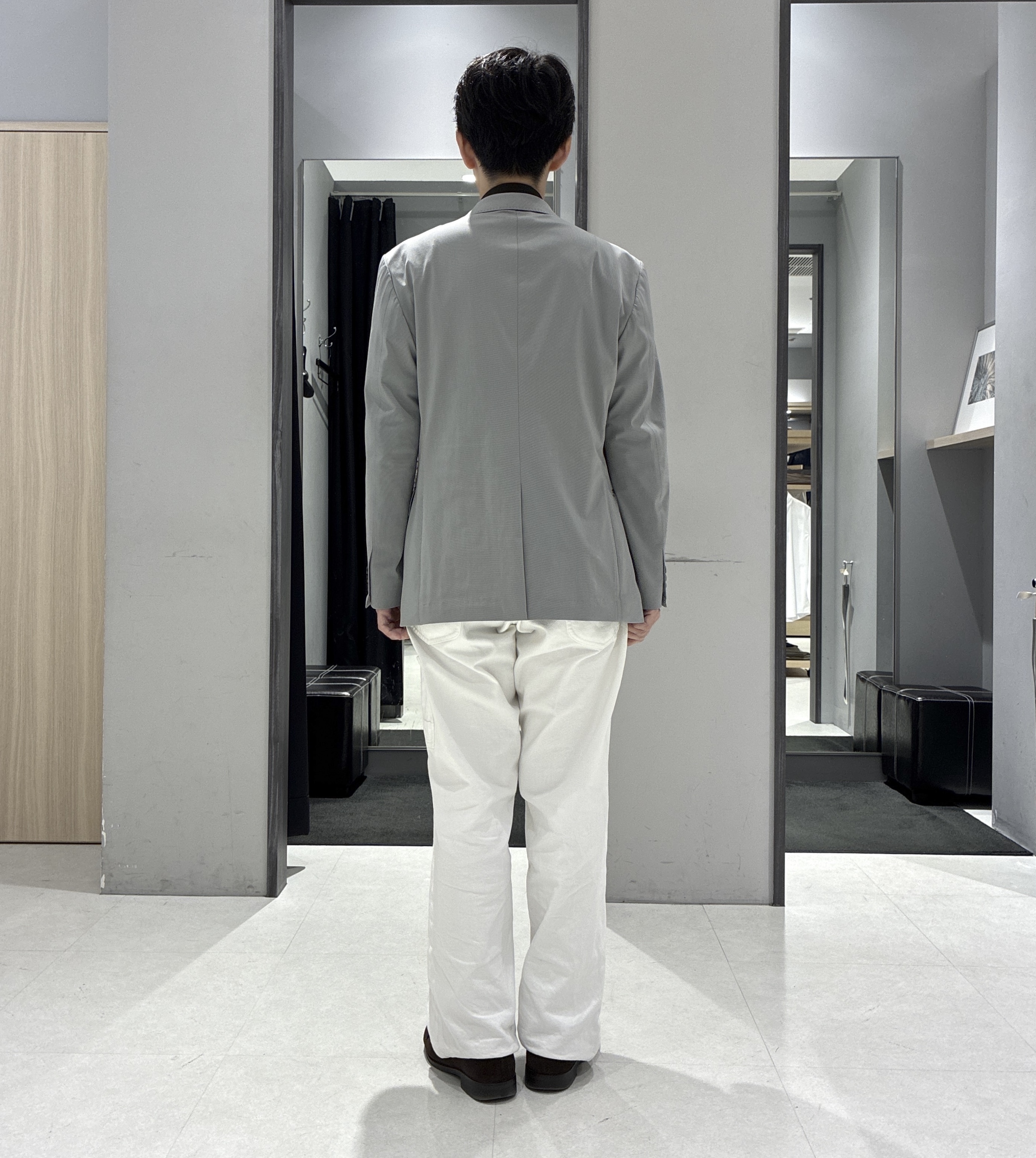 わいずみさんの「TAKEO KIKUCHI｜【360&deg;ストレッチ／軽量】None Of Stress ライト ジャケット（セットアップ対応）」を使ったコーディネート
