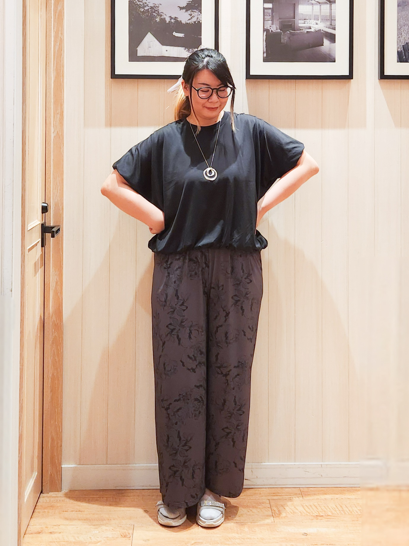 れーやんさんの「SHOO･LA･RUE｜【洗濯機可/体型カバー】インせず着られる バルーンデザインTシャツ」を使ったコーディネート