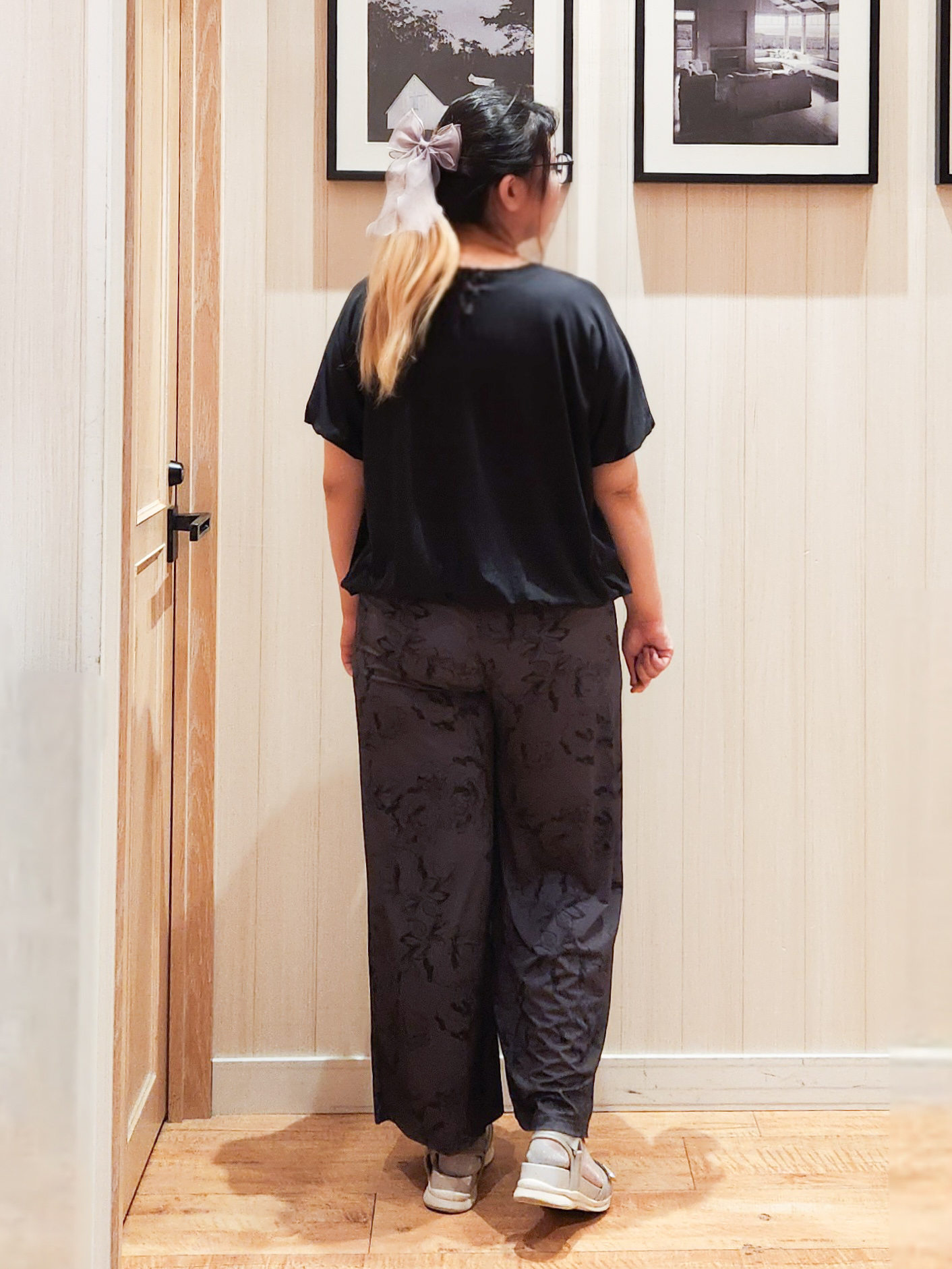 れーやんさんの「SHOO･LA･RUE｜【洗濯機可/体型カバー】インせず着られる バルーンデザインTシャツ」を使ったコーディネート