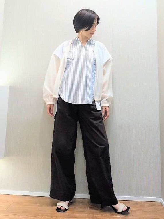 ミズタさんの「UNTITLED｜【吸水速乾/接触冷感】バックプリーツデザインブラウス」を使ったコーディネート