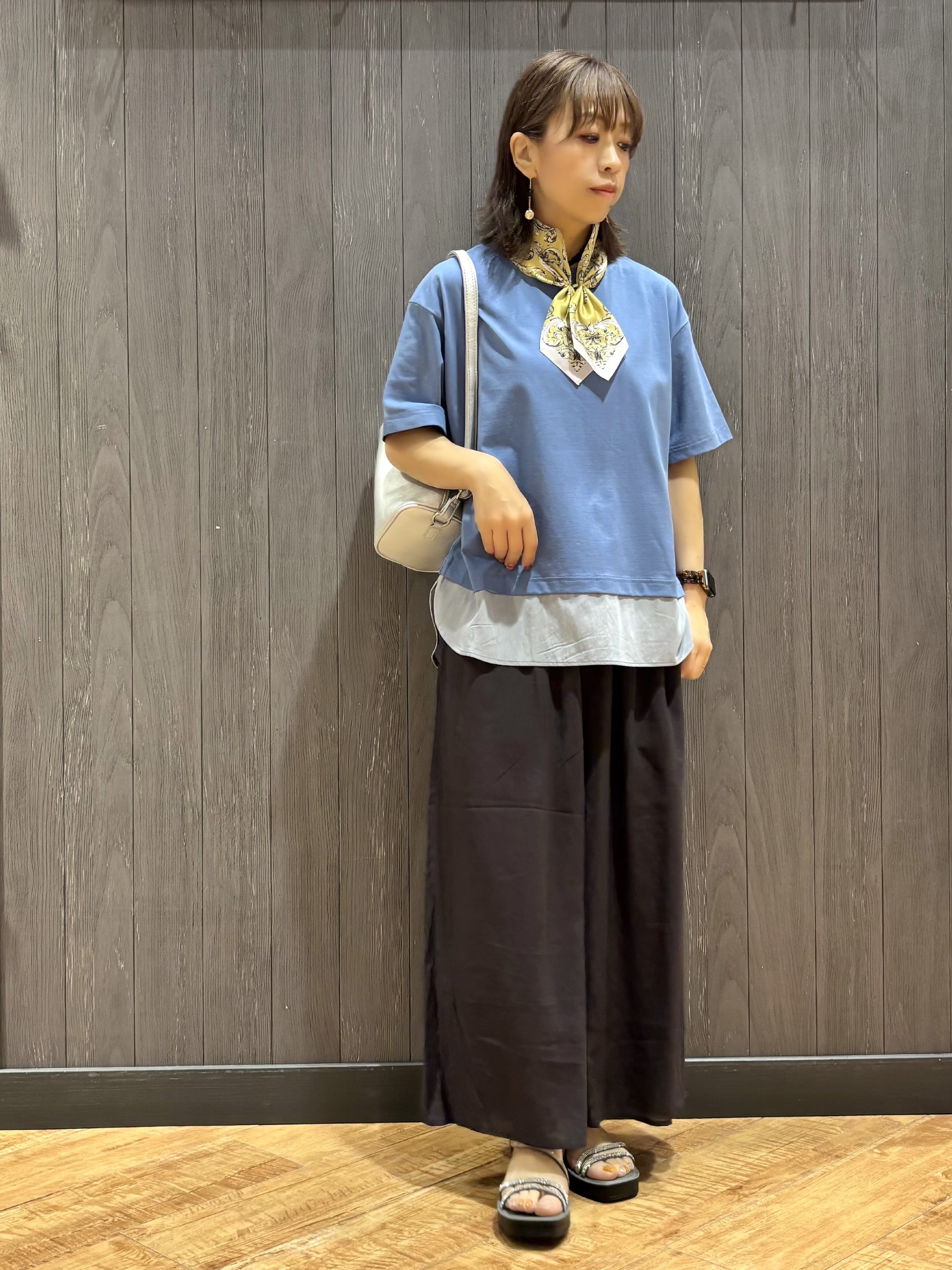 meiさんの「SHOO･LA･RUE｜【体型カバー/S-LL/洗濯機可】インせず着られる 異素材ドッキングTシャツ」を使ったコーディネート