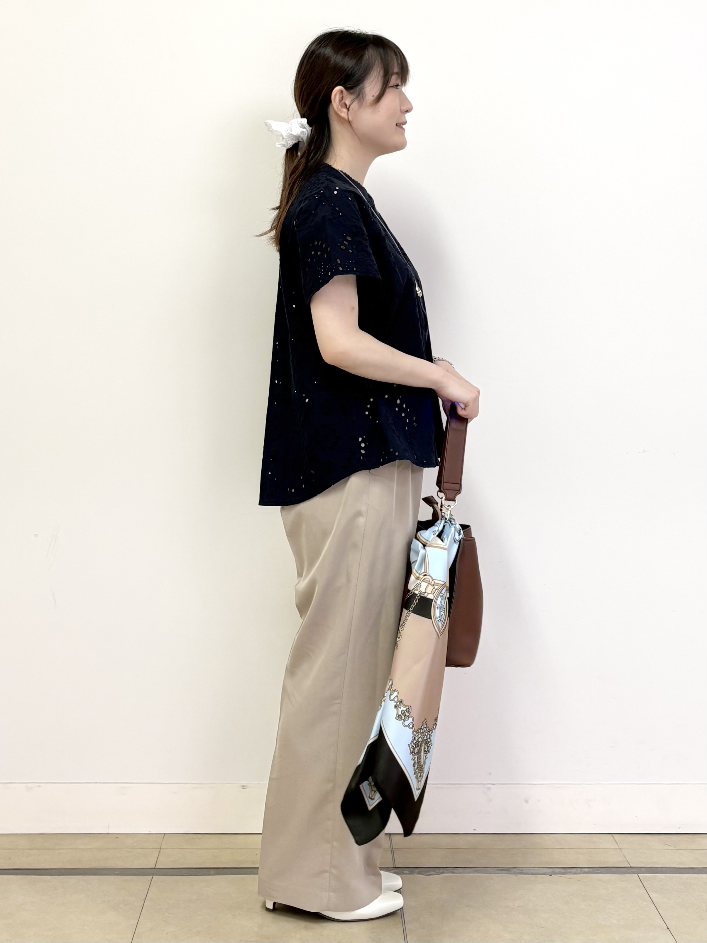 mikiさんの「Reflect｜【通勤◎】カットワーク刺繍レース シャツブラウス」を使ったコーディネート