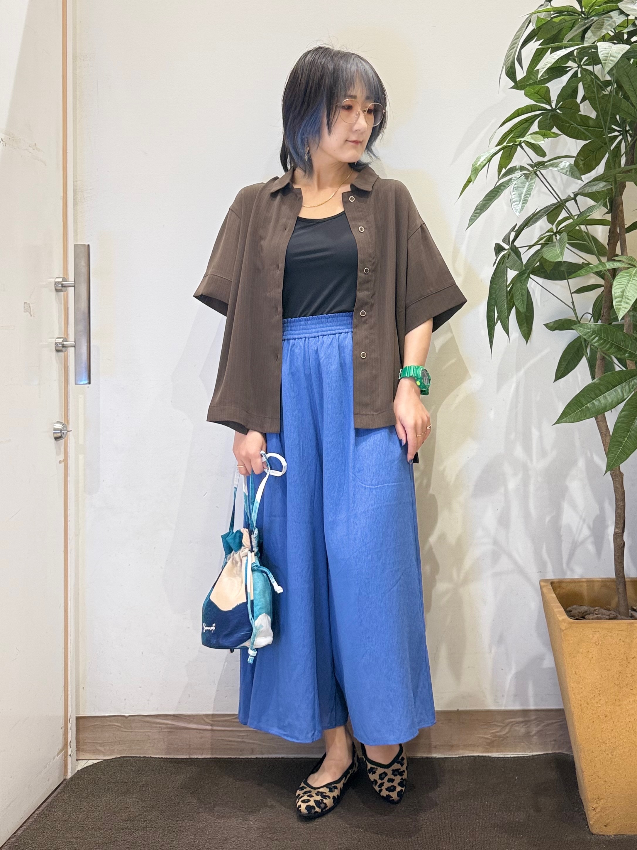 misakiさんの「SHOO･LA･RUE｜【通気性〇/UV/S-LL】洗濯後しわになりにくい とろみストライプシャツ」を使ったコーディネート