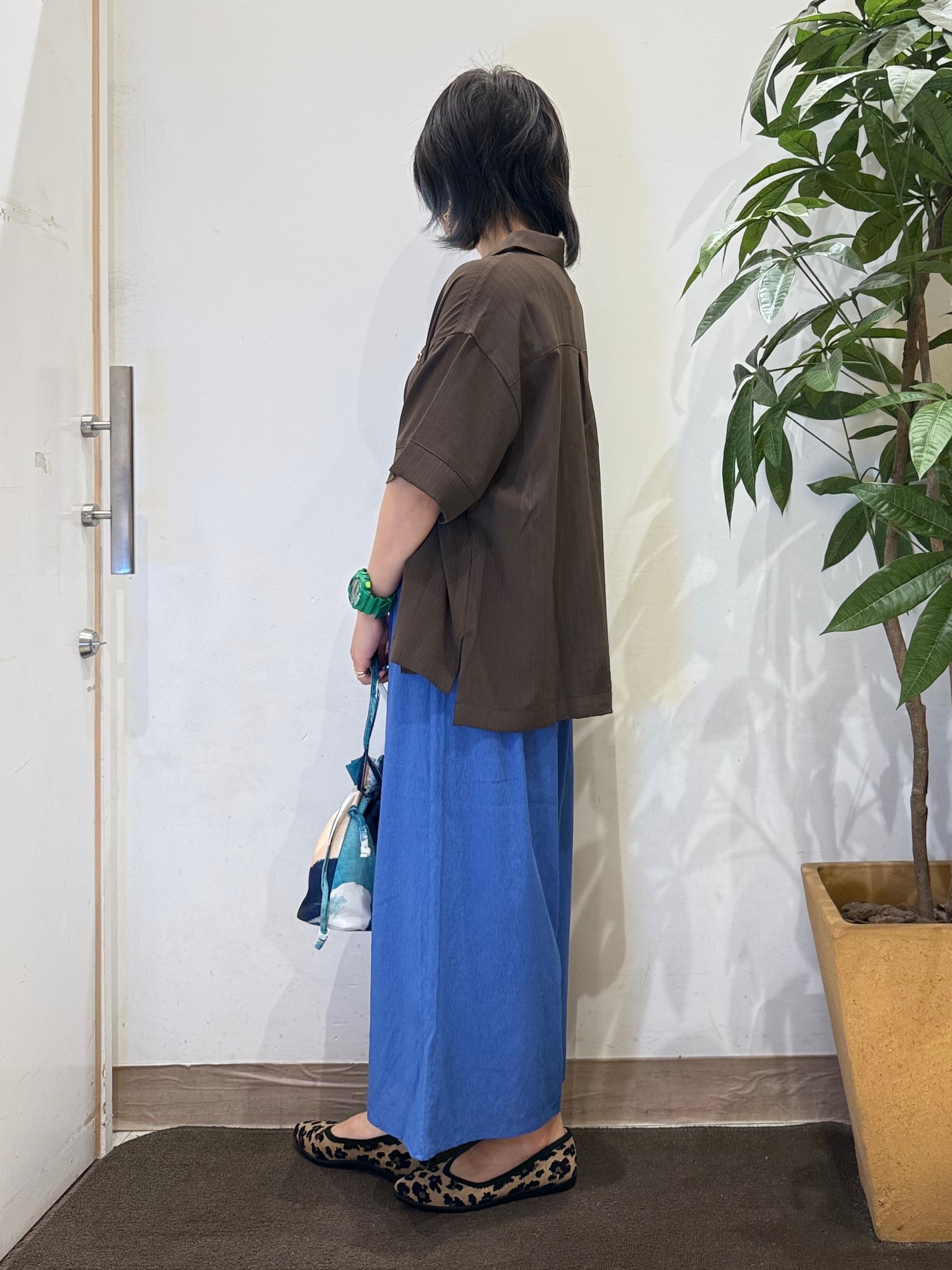 misakiさんの「SHOO･LA･RUE｜【通気性〇/UV/S-LL】洗濯後しわになりにくい とろみストライプシャツ」を使ったコーディネート