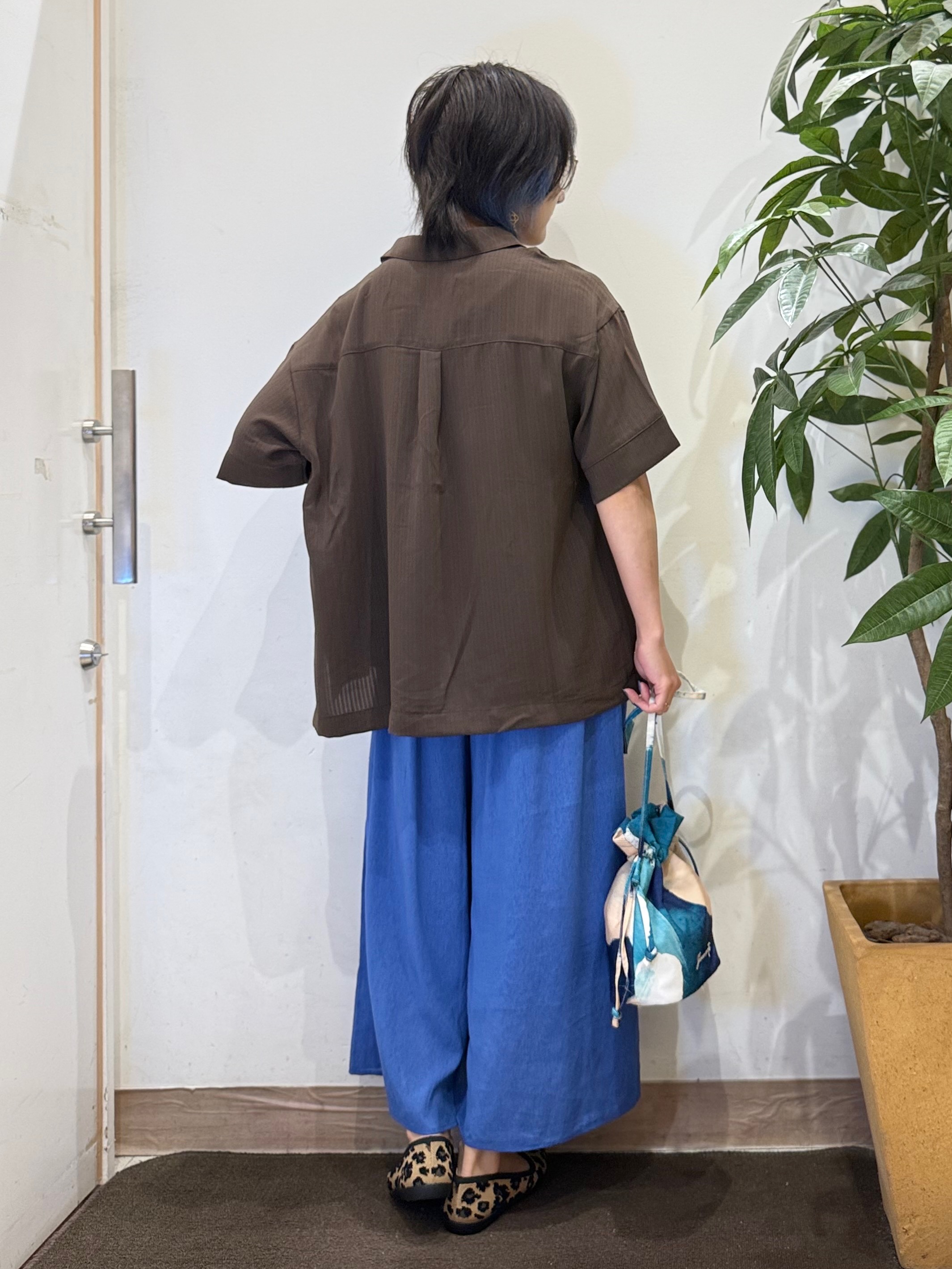 misakiさんの「SHOO･LA･RUE｜【通気性〇/UV/S-LL】洗濯後しわになりにくい とろみストライプシャツ」を使ったコーディネート