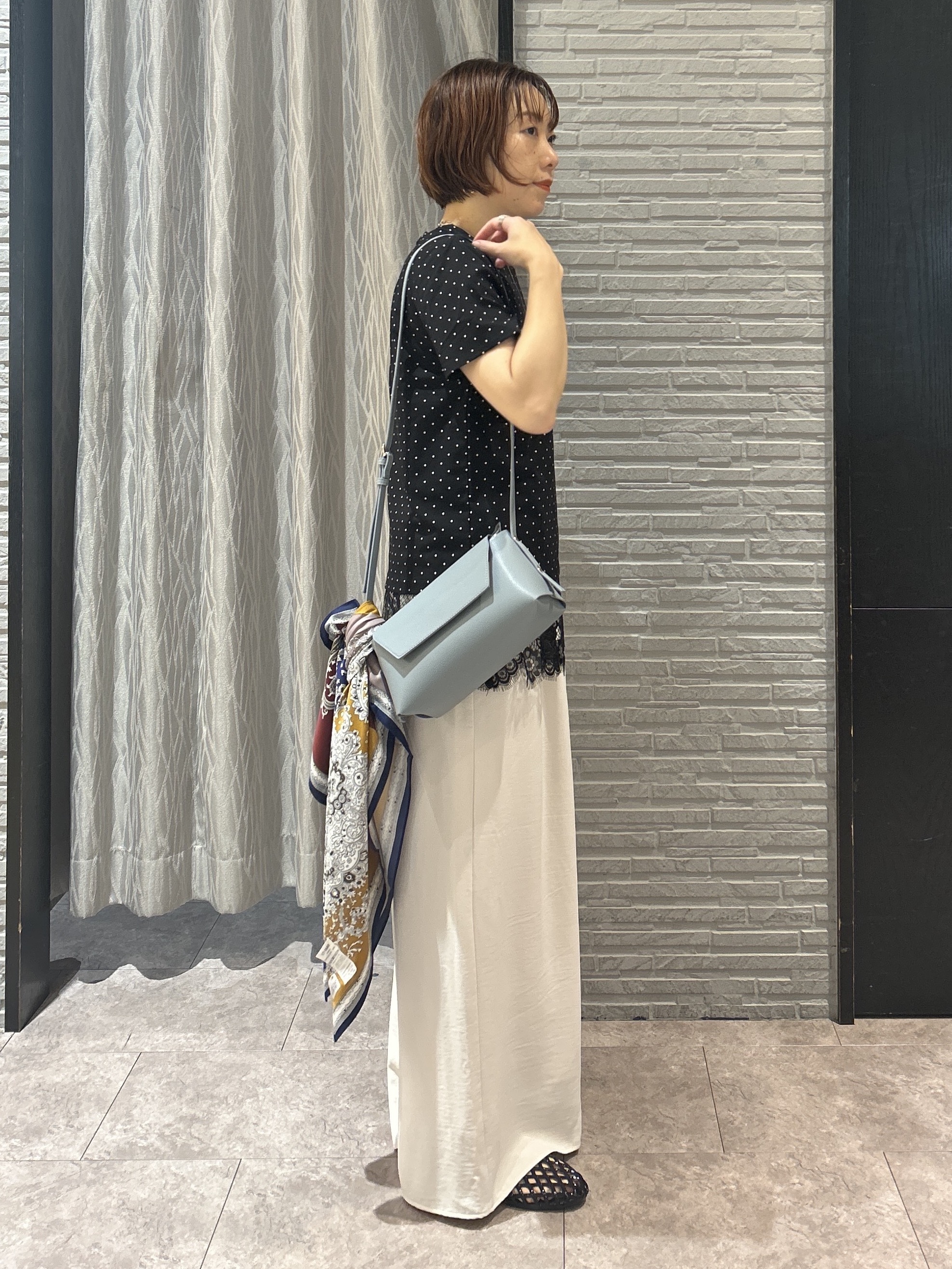 ga_riさんの「THE SHOP TK｜大人にちょうどいい チャーム付きドット柄Tシャツ」を使ったコーディネート