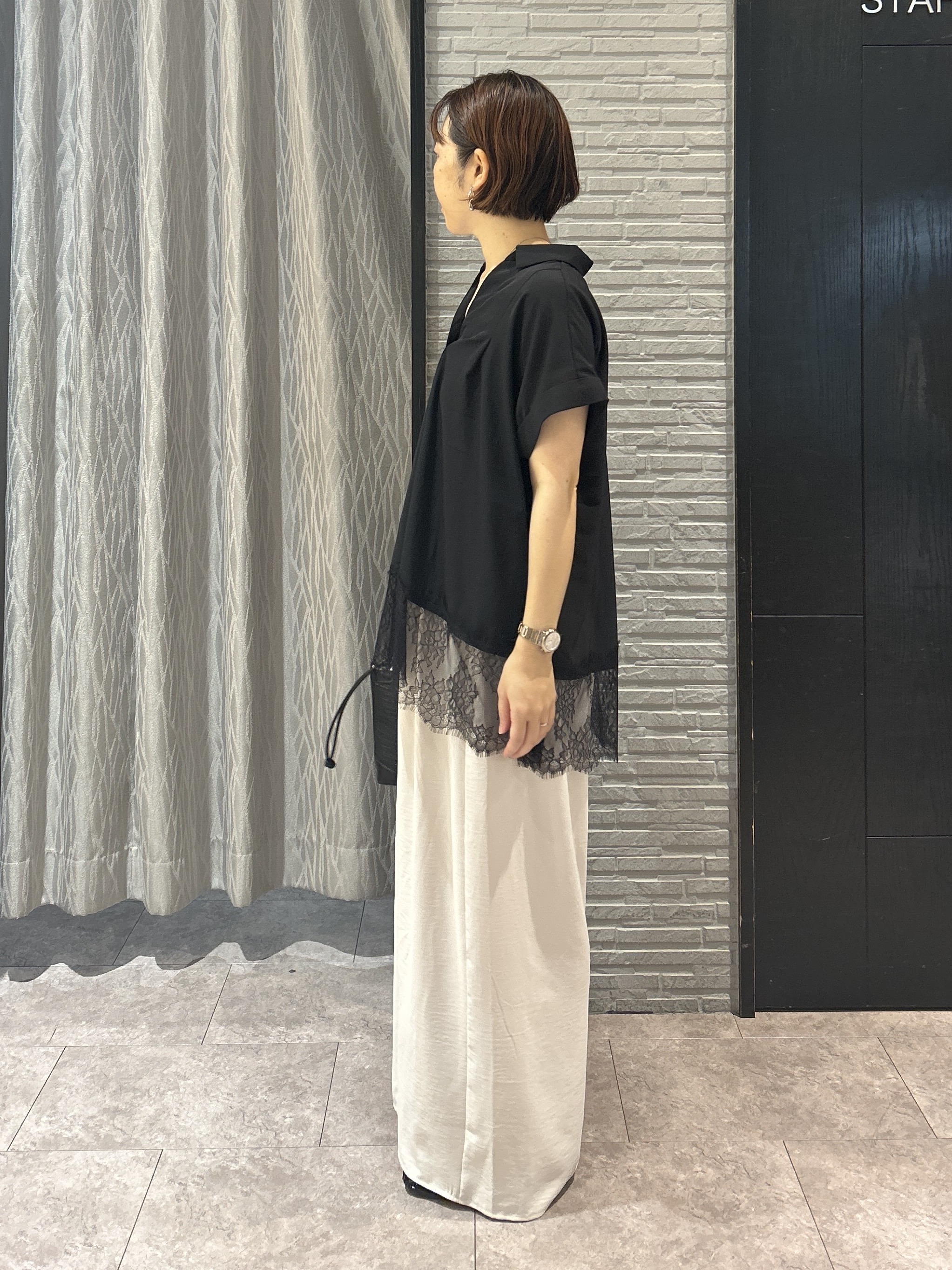 ga_riさんの「THE SHOP TK｜【ひんやり/体型カバー】裾レース切り替え スキッパーシャツ」を使ったコーディネート