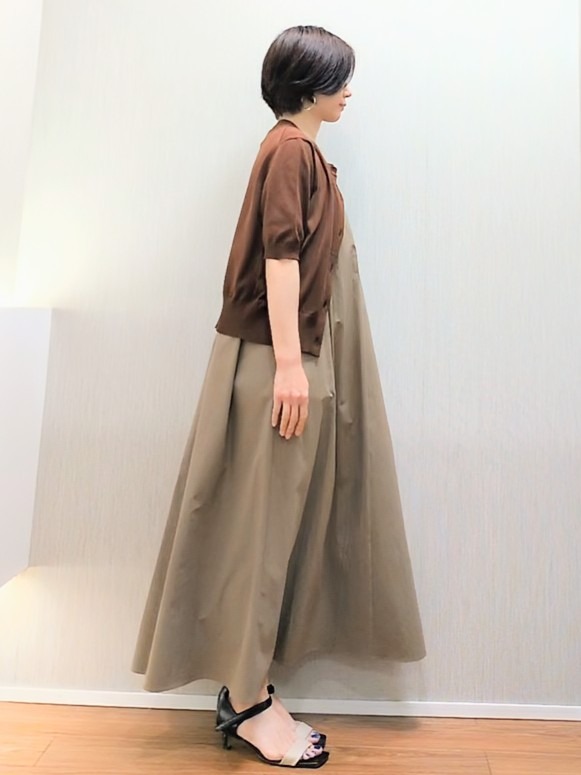 ミズタさんの「UNTITLED｜【すっきり秋羽織り/前開きボタン】ドライタッチ5分袖カーディガン」を使ったコーディネート