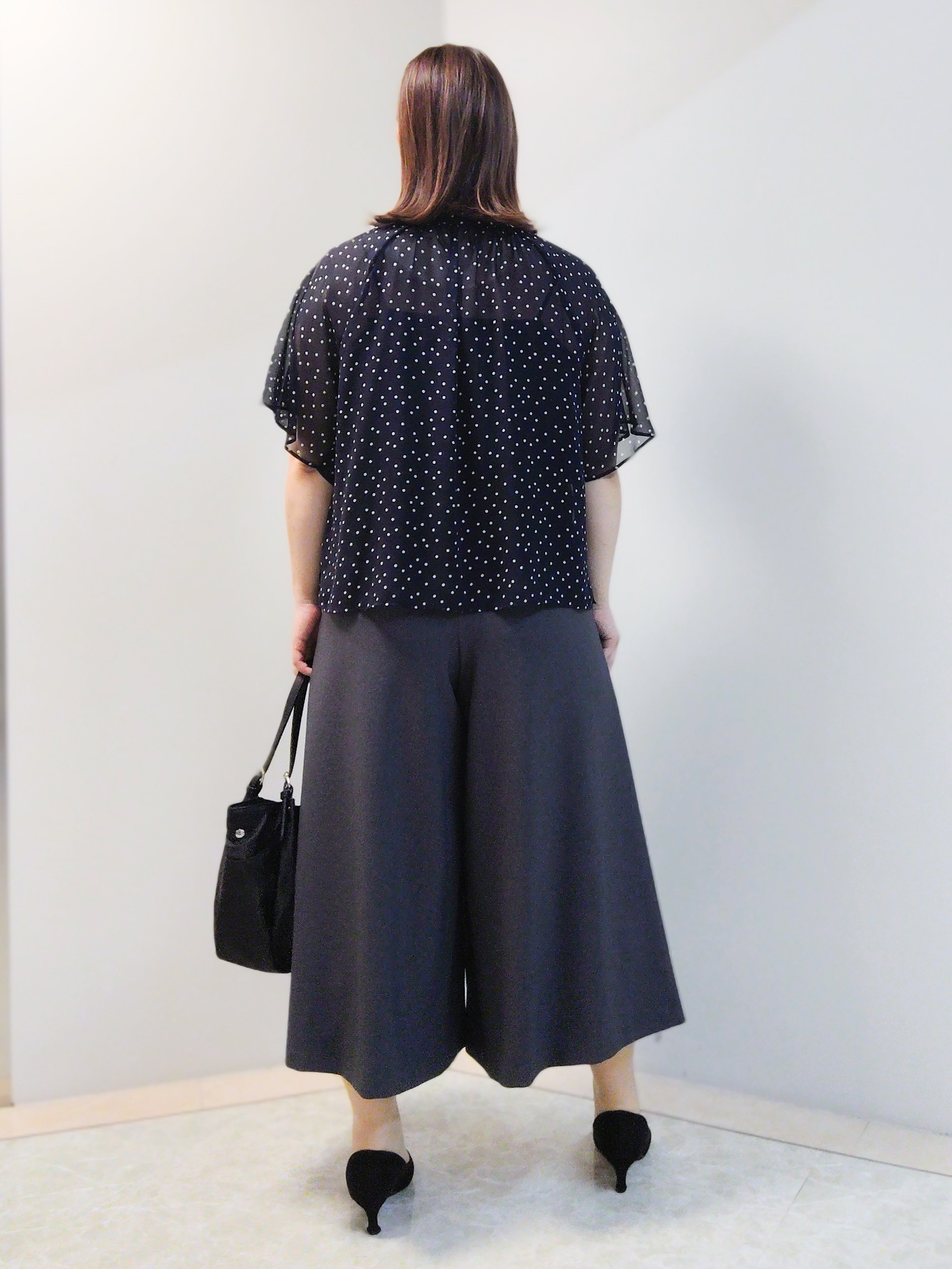 エリさんの「Reflect｜【セットアップ／手洗い可】ドット柄シアーブラウス」を使ったコーディネート
