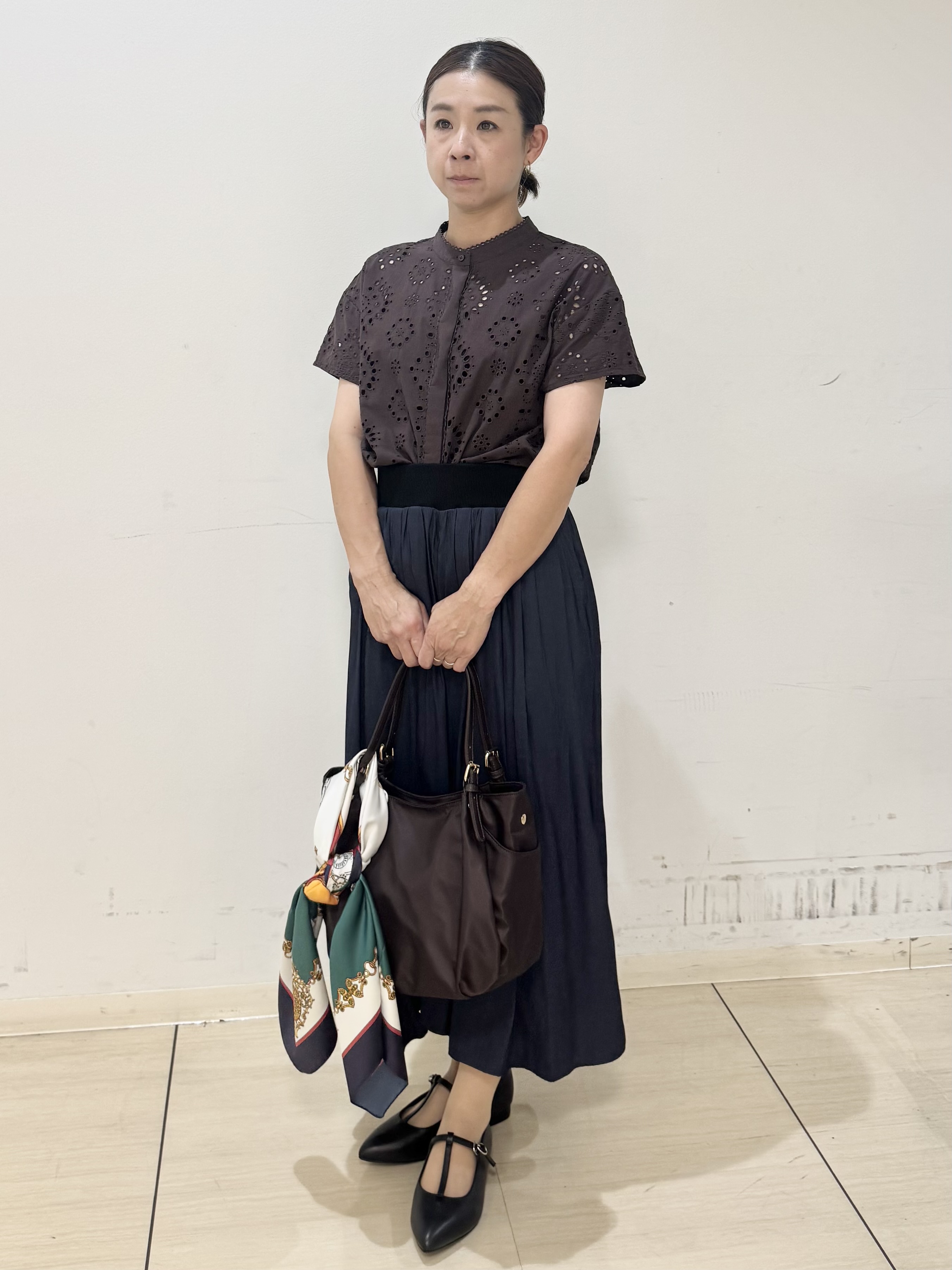 koyaさんの「Reflect｜【通勤◎】カットワーク刺繍レース シャツブラウス」を使ったコーディネート