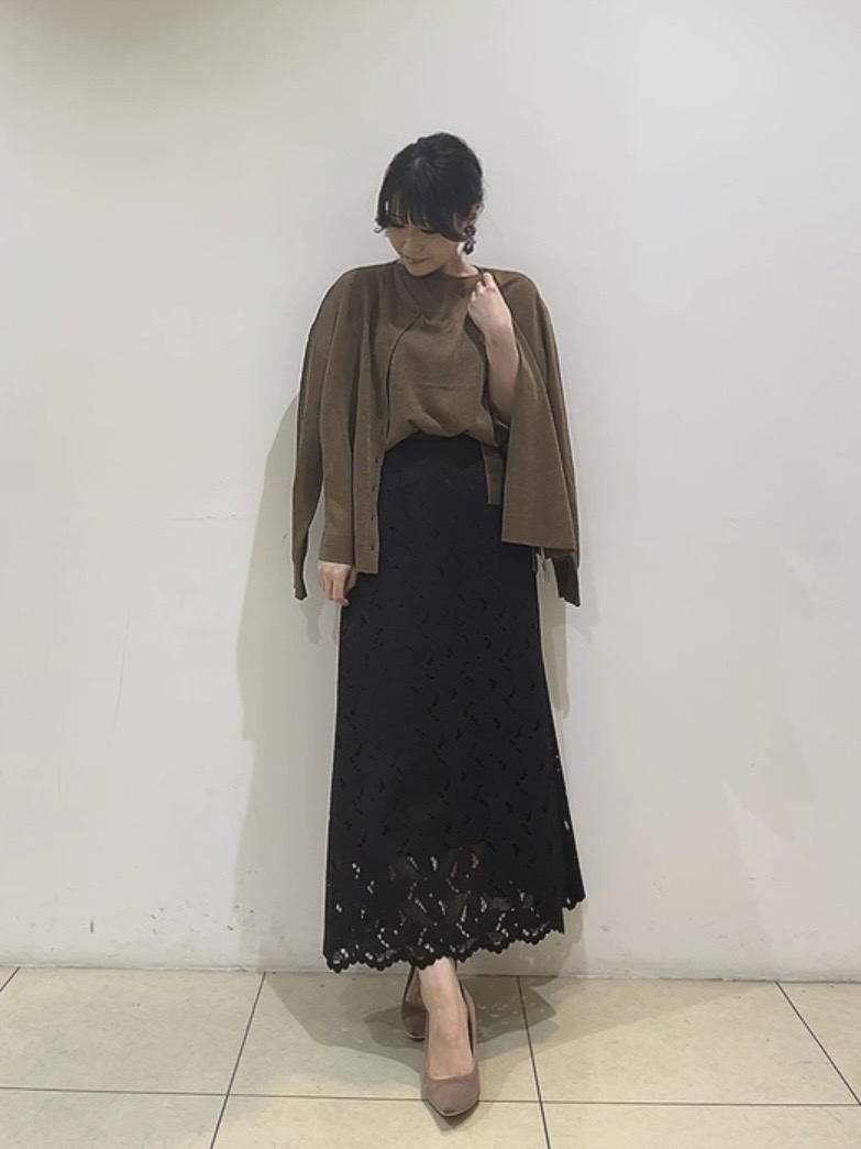 watanabeさんの「UNTITLED｜【アンサンブル可/秋羽織り/シアー】前後2WAYカーディガン」を使ったコーディネート