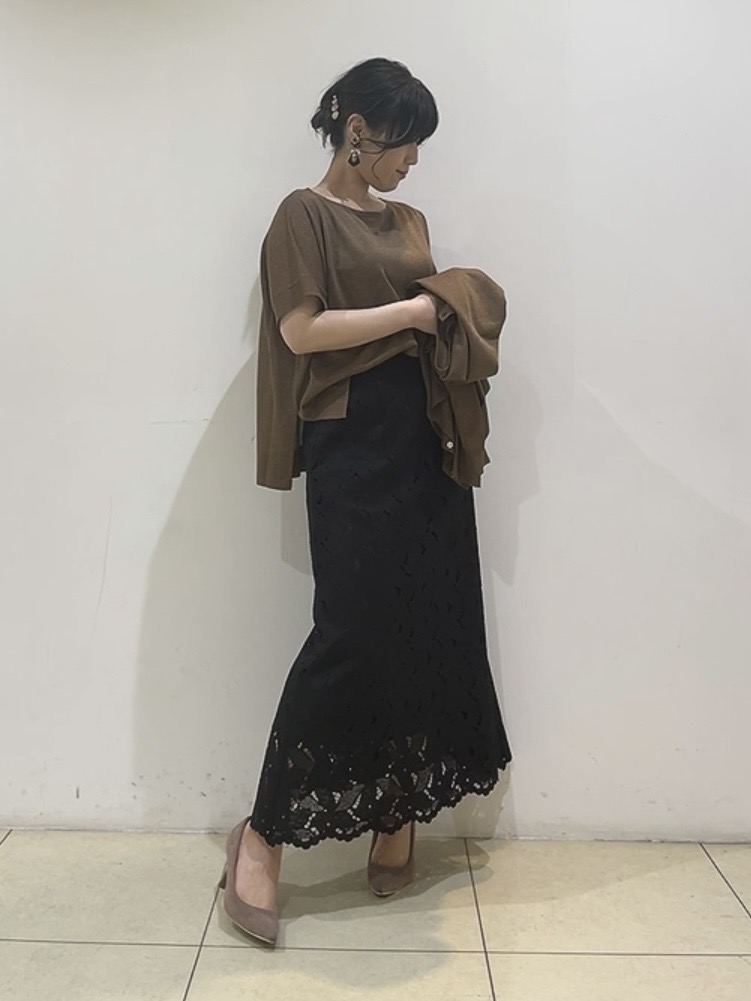 watanabeさんの「UNTITLED｜【アンサンブル可/秋羽織り/シアー】前後2WAYカーディガン」を使ったコーディネート