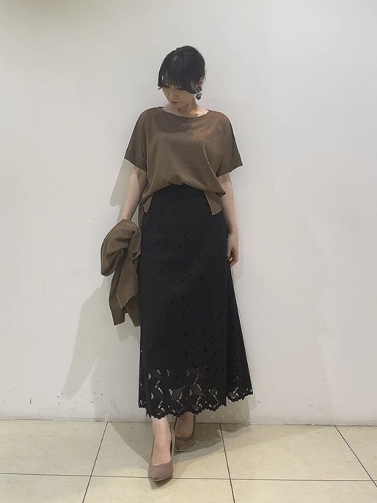 watanabeさんの「UNTITLED｜【アンサンブル可/秋羽織り/シアー】前後2WAYカーディガン」を使ったコーディネート