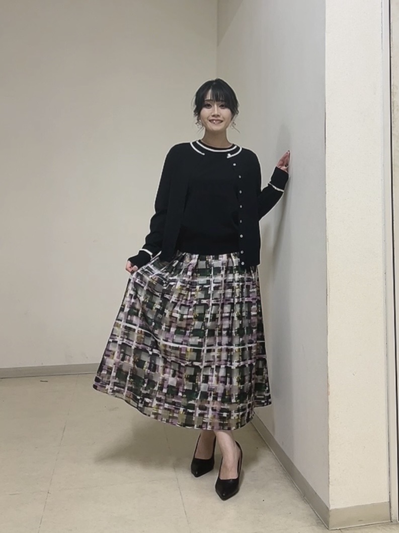 watanabeさんの「UNTITLED｜【アンサンブル可/きれいめ/通勤】コンパクト5分袖ニット」を使ったコーディネート