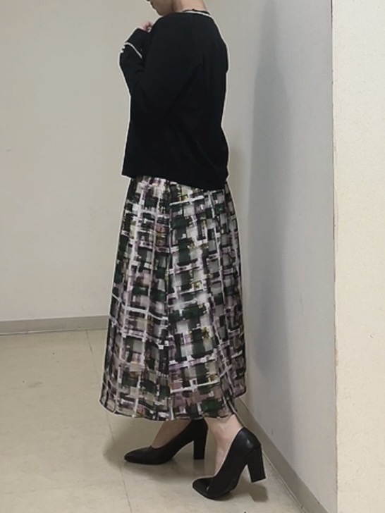 watanabeさんの「UNTITLED｜【アンサンブル可/きれいめ/通勤】コンパクト5分袖ニット」を使ったコーディネート