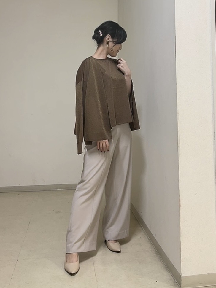 watanabeさんの「UNTITLED｜【アンサンブル可/秋羽織り/シアー】前後2WAYカーディガン」を使ったコーディネート