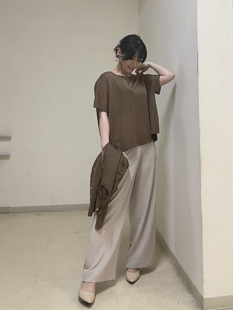 watanabeさんの「UNTITLED｜【アンサンブル可/秋羽織り/シアー】前後2WAYカーディガン」を使ったコーディネート