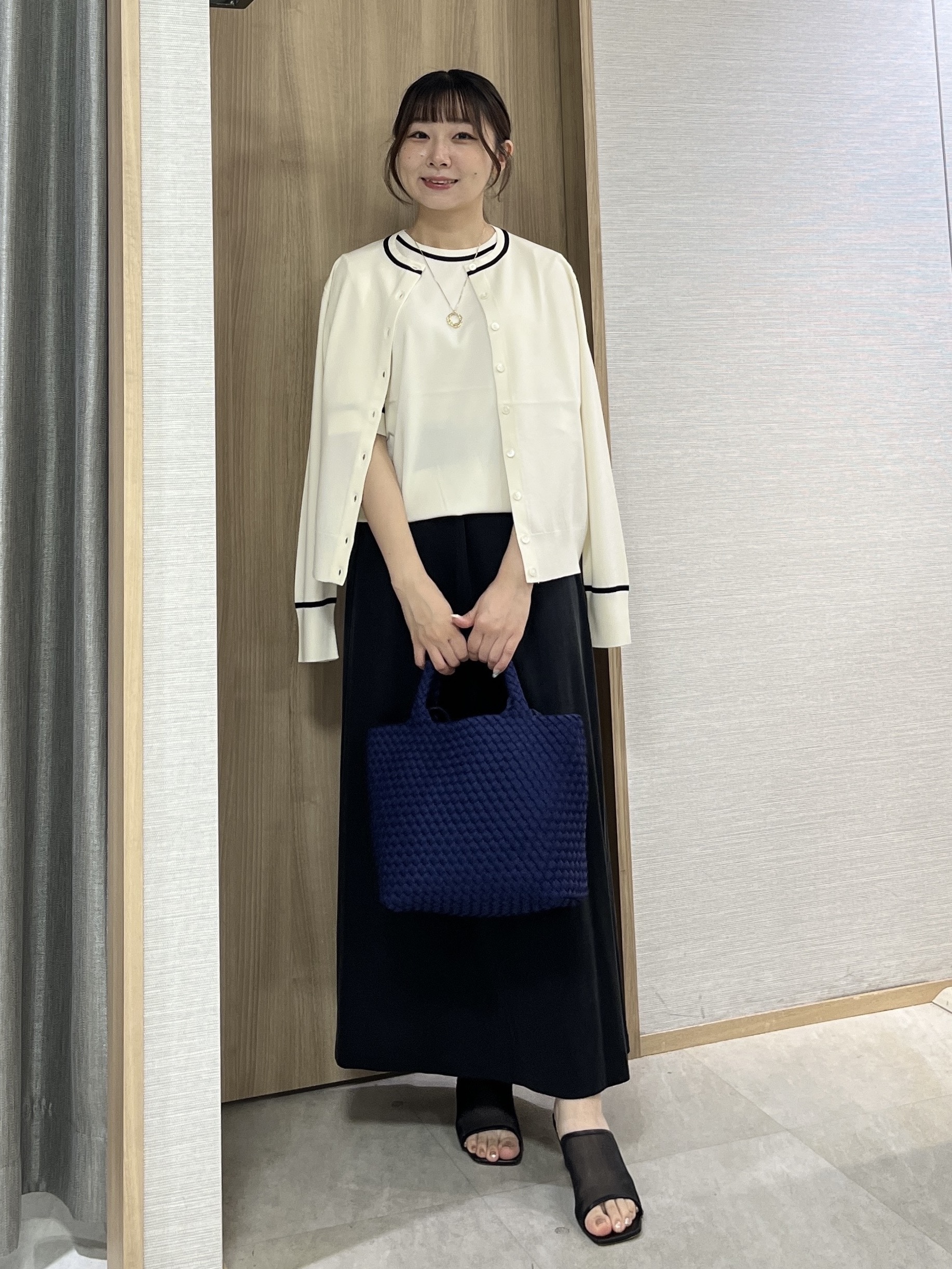 KAHOさんの「UNTITLED｜【アンサンブル可/きれいめ/通勤】コンパクト5分袖ニット」を使ったコーディネート