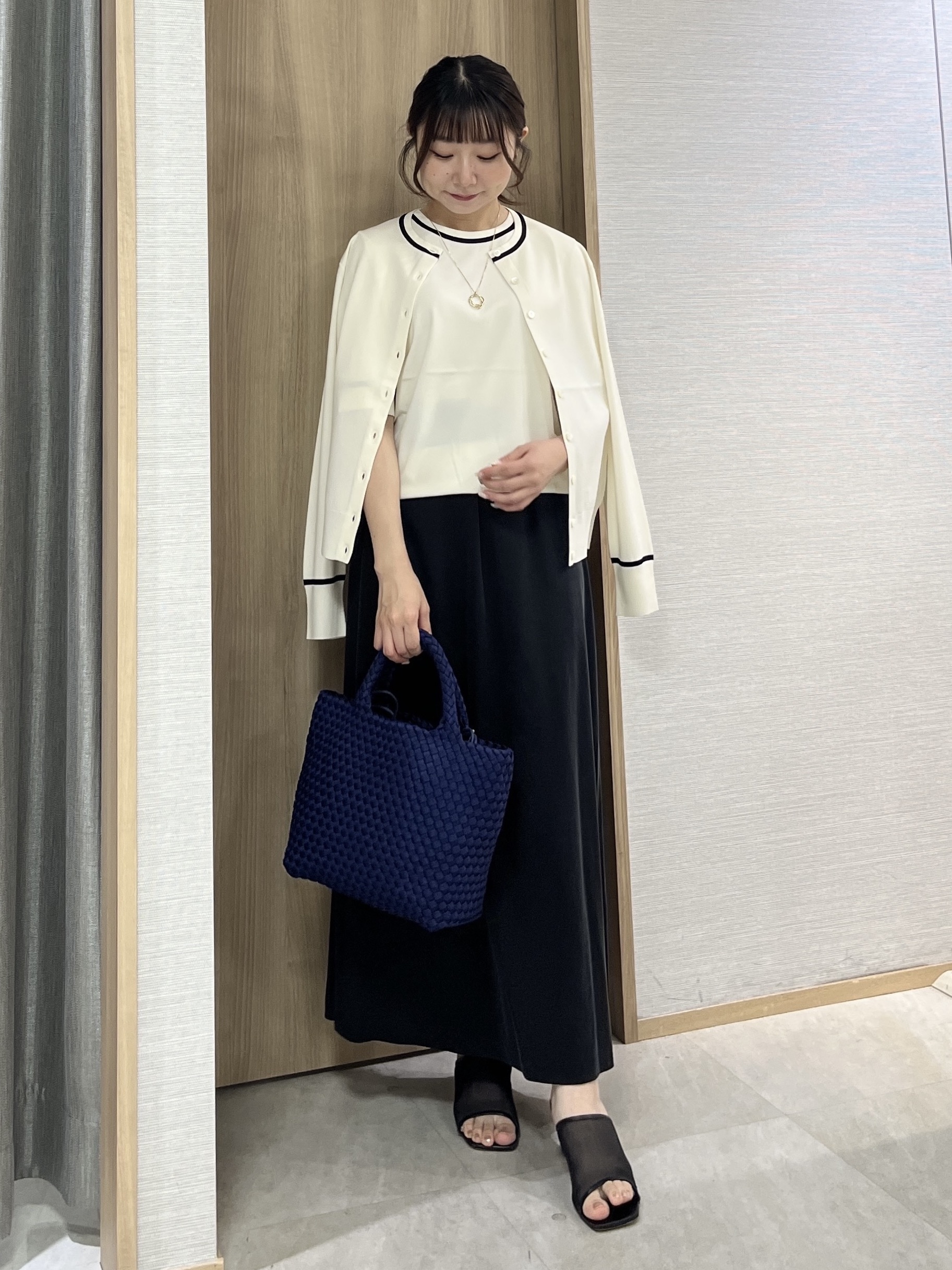 KAHOさんの「UNTITLED｜【アンサンブル可/きれいめ/通勤】コンパクト5分袖ニット」を使ったコーディネート
