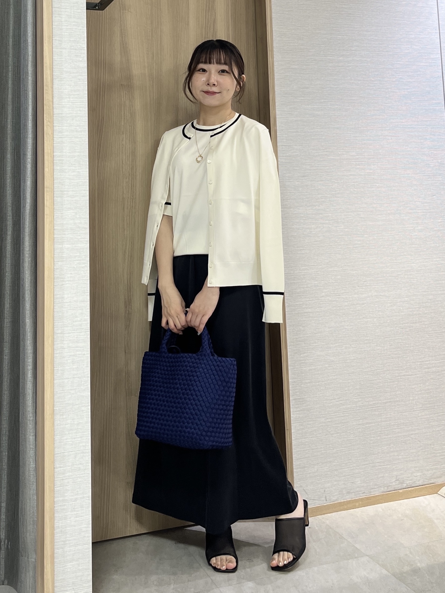 KAHOさんの「UNTITLED｜【アンサンブル可/きれいめ/通勤】コンパクト5分袖ニット」を使ったコーディネート