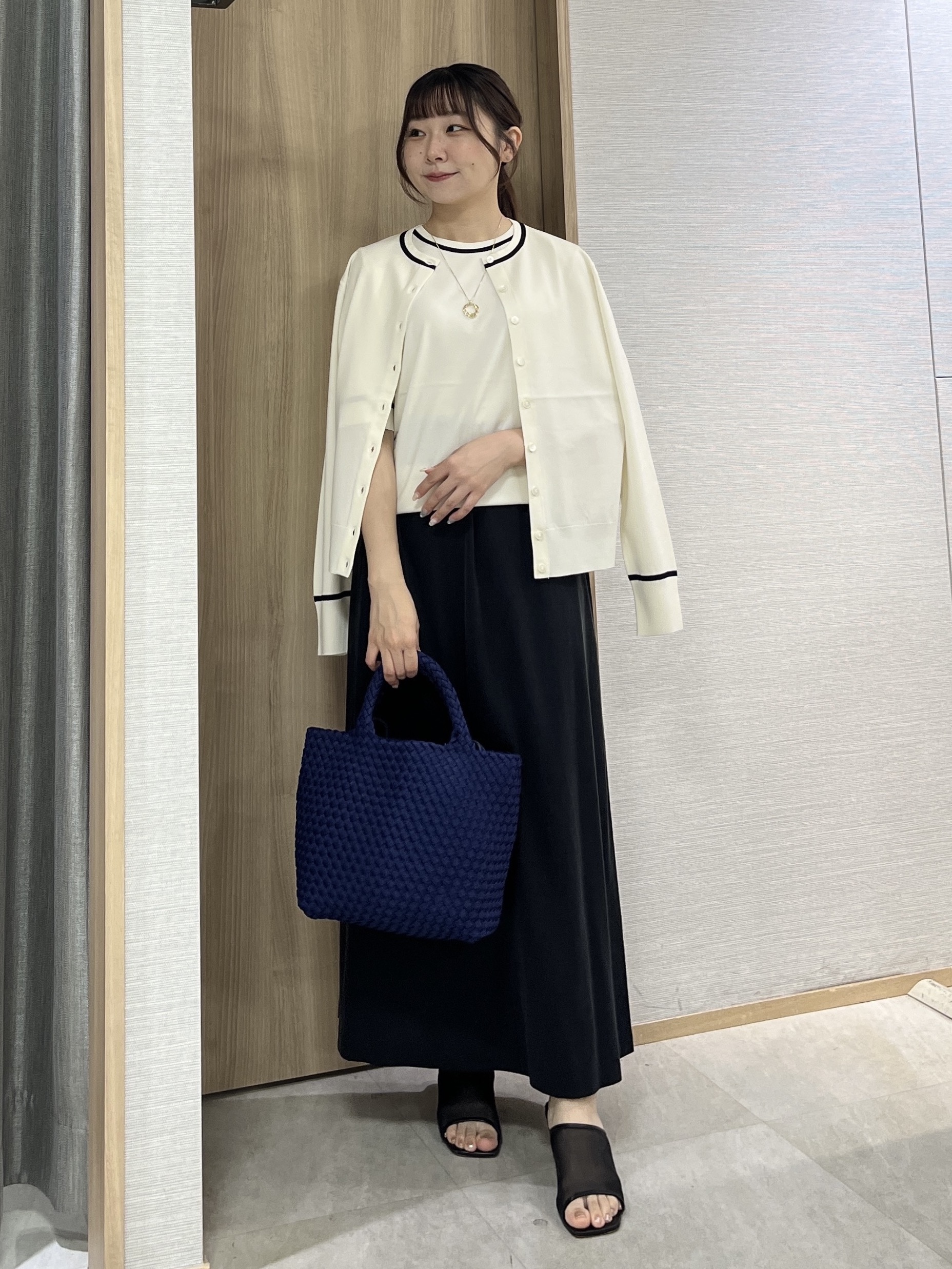 KAHOさんの「UNTITLED｜【アンサンブル可/きれいめ/通勤】コンパクト5分袖ニット」を使ったコーディネート