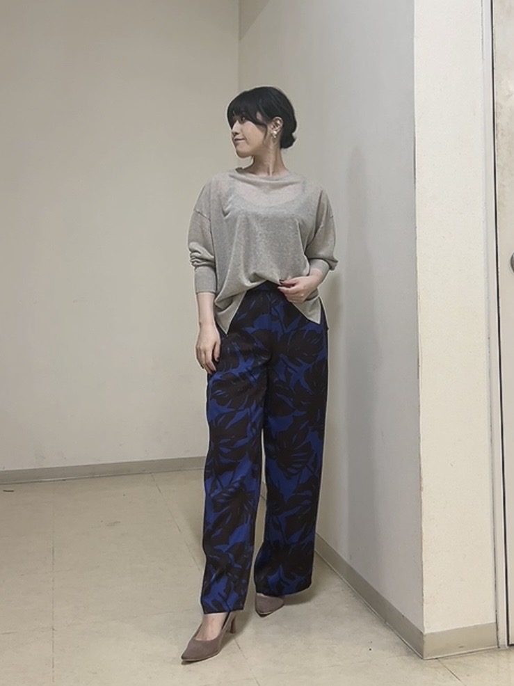 watanabeさんの「UNTITLED｜【アンサンブル可/秋羽織り/シアー】前後2WAYカーディガン」を使ったコーディネート