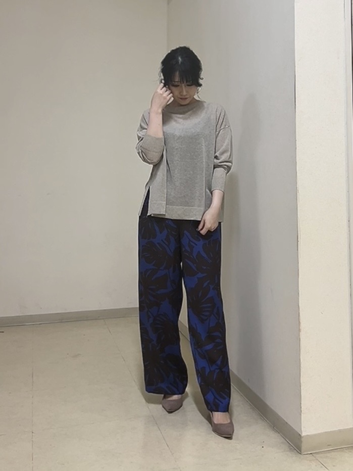 watanabeさんの「UNTITLED｜【アンサンブル可/秋羽織り/シアー】前後2WAYカーディガン」を使ったコーディネート