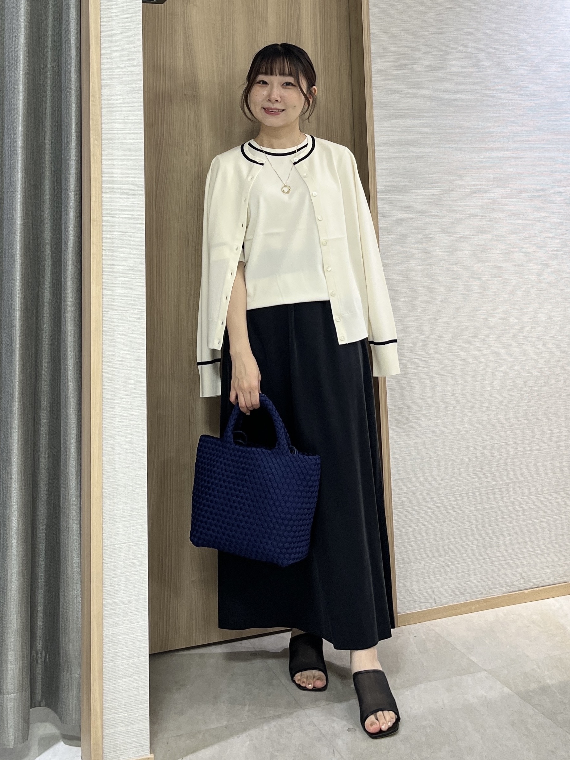 KAHOさんの「UNTITLED｜【アンサンブル可/きれいめ/通勤】コンパクト5分袖ニット」を使ったコーディネート