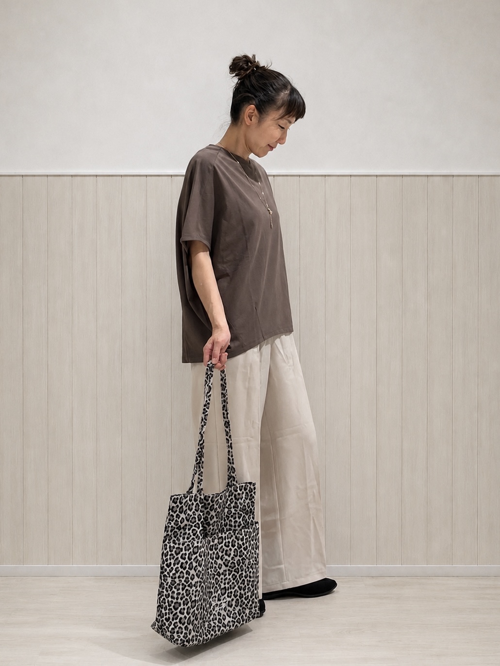 まつみさんの「SHOO･LA･RUE｜【洗濯機可/体型カバー】インせず着られる 上品見えのドルマントップス」を使ったコーディネート