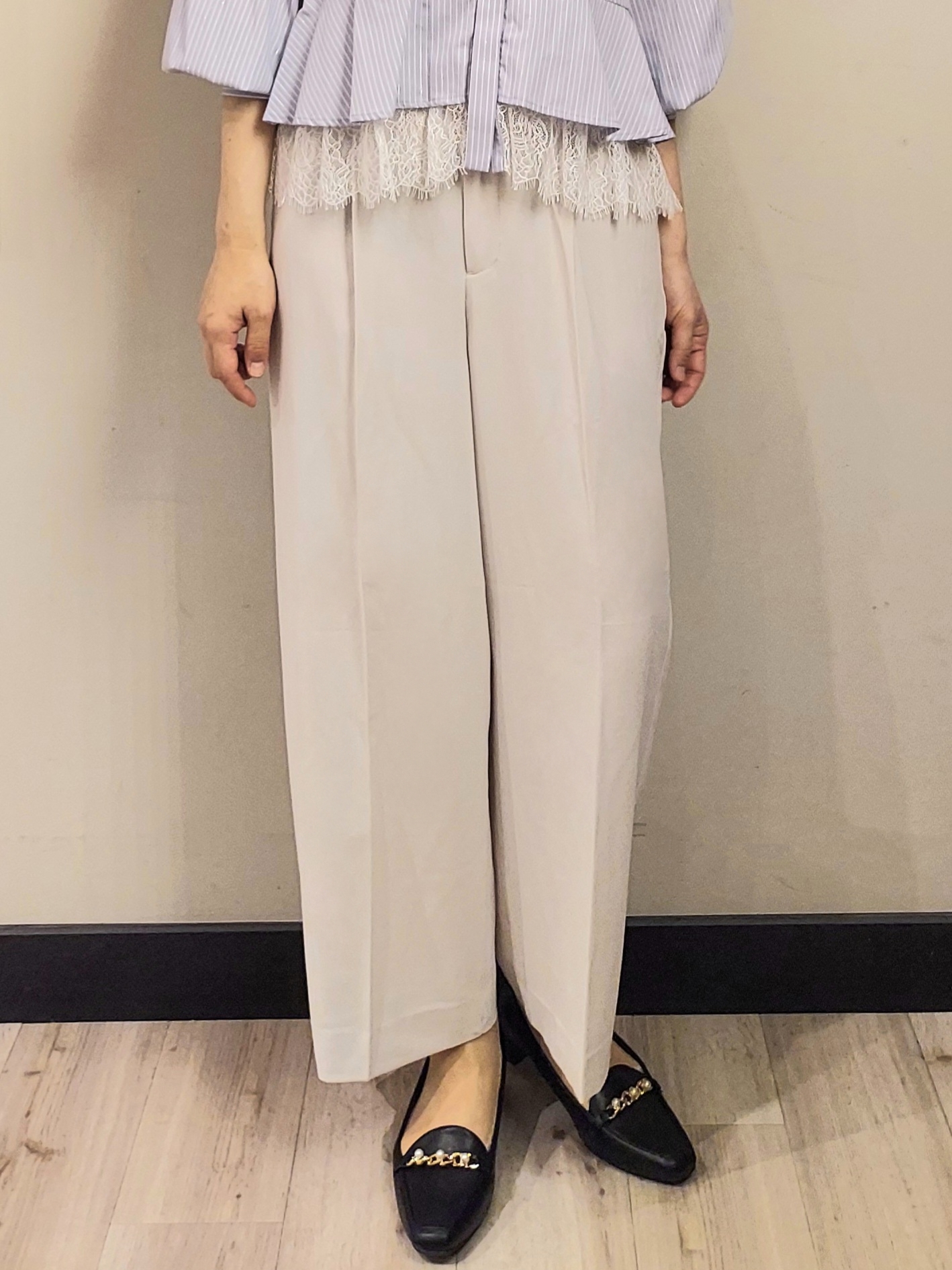 MAKIさんの「index｜【防シワ】レースレイヤードペプラムブラウス《洗濯機OK／イージーアイロン》」を使ったコーディネート