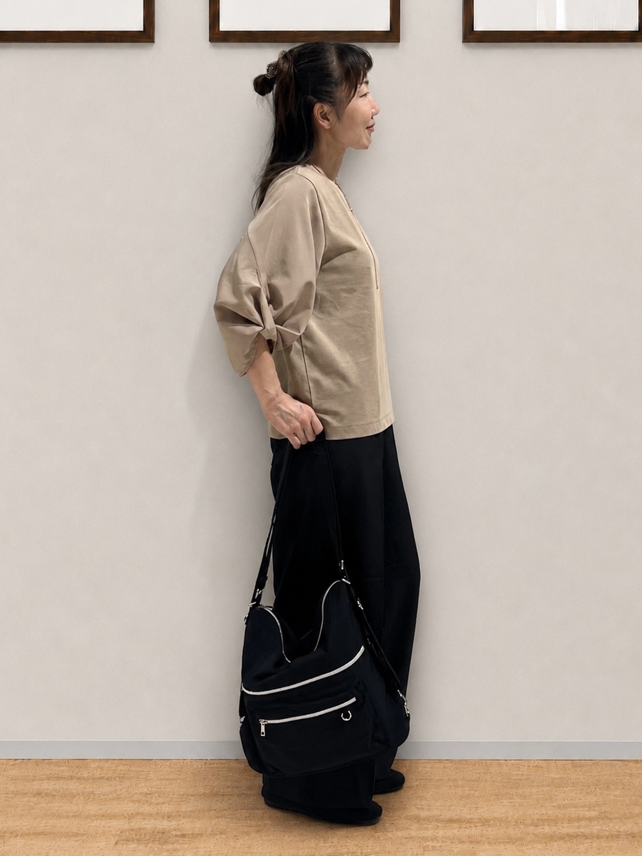 まつみさんの「SHOO･LA･RUE｜【S-LL/洗濯機可/二の腕カバー】楽に上品見え ツイストスリーブトップス」を使ったコーディネート